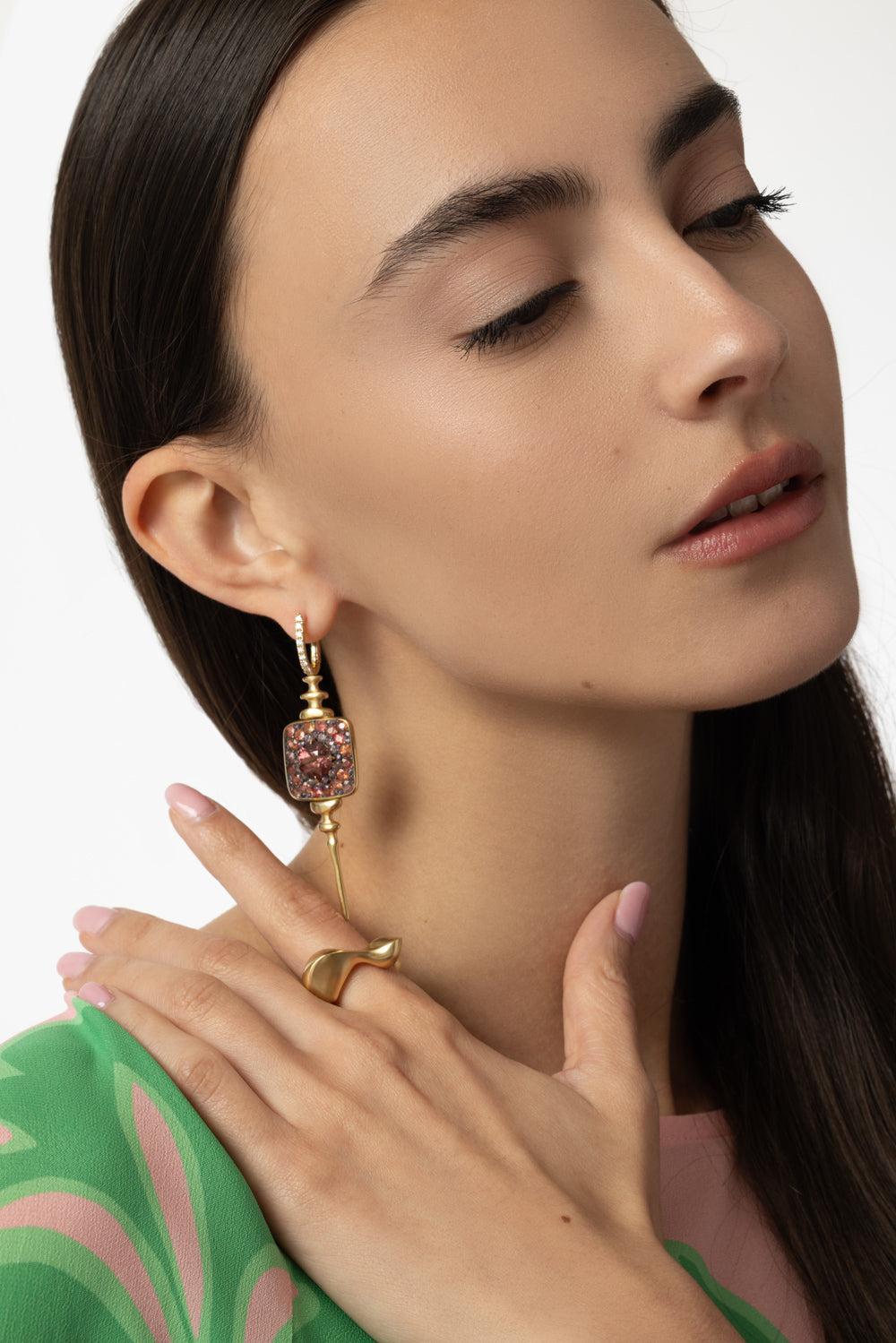 Chrona Disco Square Earrings-YELLOW GOLD-JEWELRYFINE JEWELEARRING-VRAM