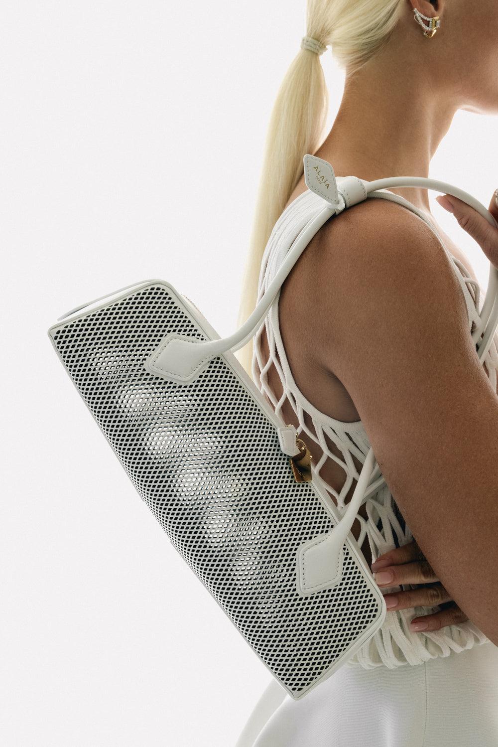 Medium Le Teckel Bag - Blanc-BLNCOPTQ-O/S-HANDBAGTOP HANDLE-ALAÏA