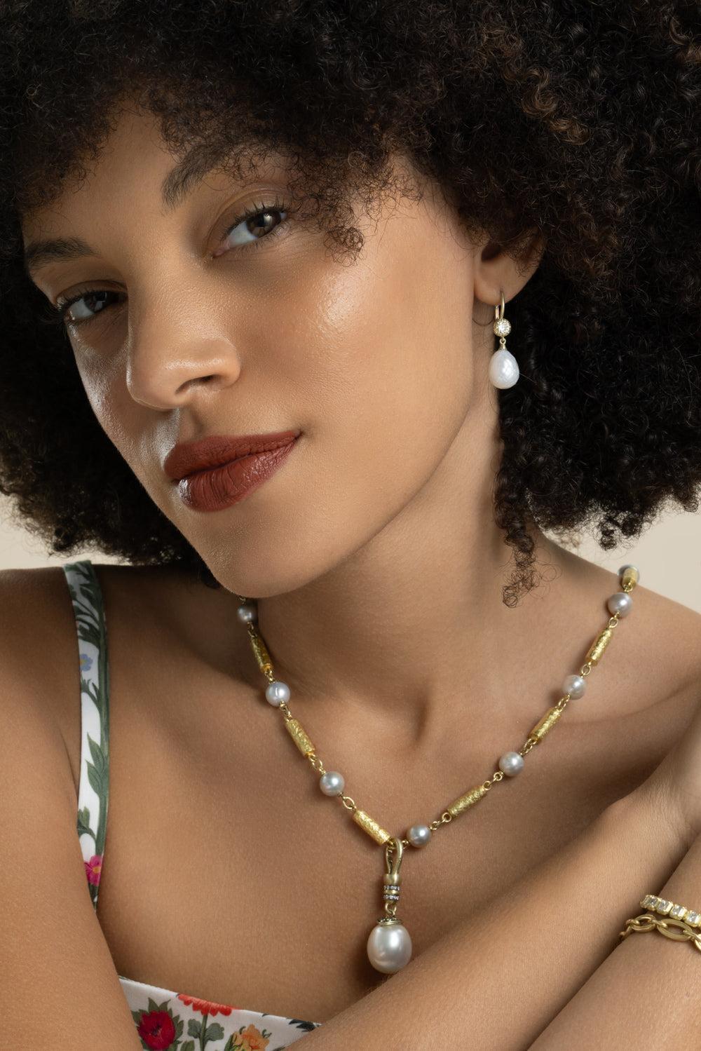 South Sea Pearl Neo Clasp Pendant-YELLOW GOLD-JEWELRYFINE JEWELPENDANT-SYLVA & CIE