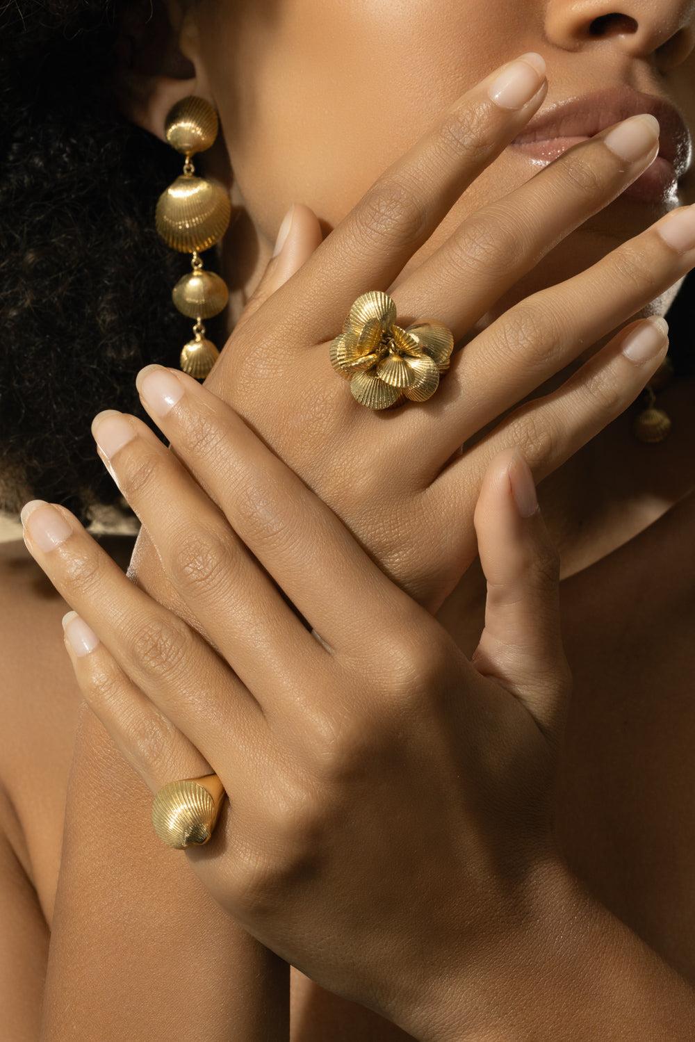 Shell Charm Ring-YELLOW GOLD-7-JEWELRYFINE JEWELRING-CADAR