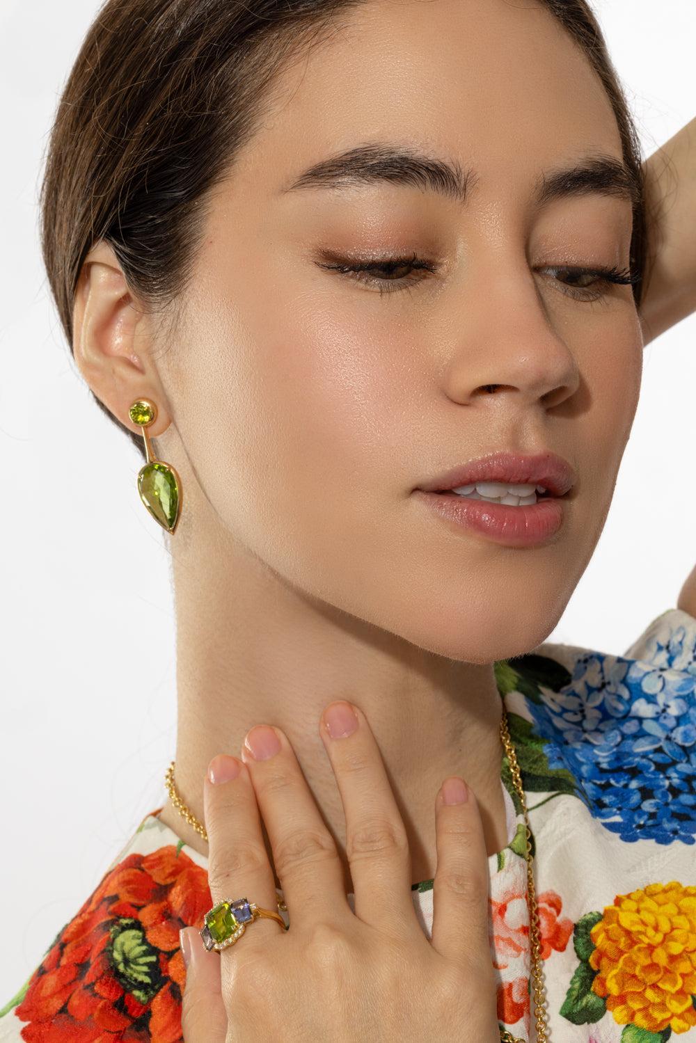Peridot Briolett Bar G-One Earrings-YELLOW GOLD-JEWELRYFINE JEWELEARRING-GOSHWARA