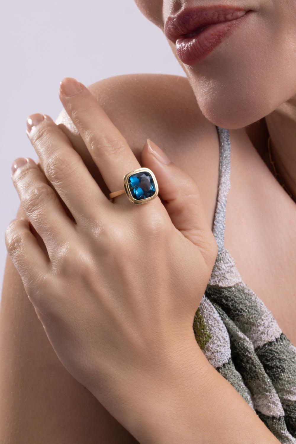 London Blue Topaz Manhattan Ring-YELLOW GOLD-6.75-JEWELRYFINE JEWELRING-GOSHWARA