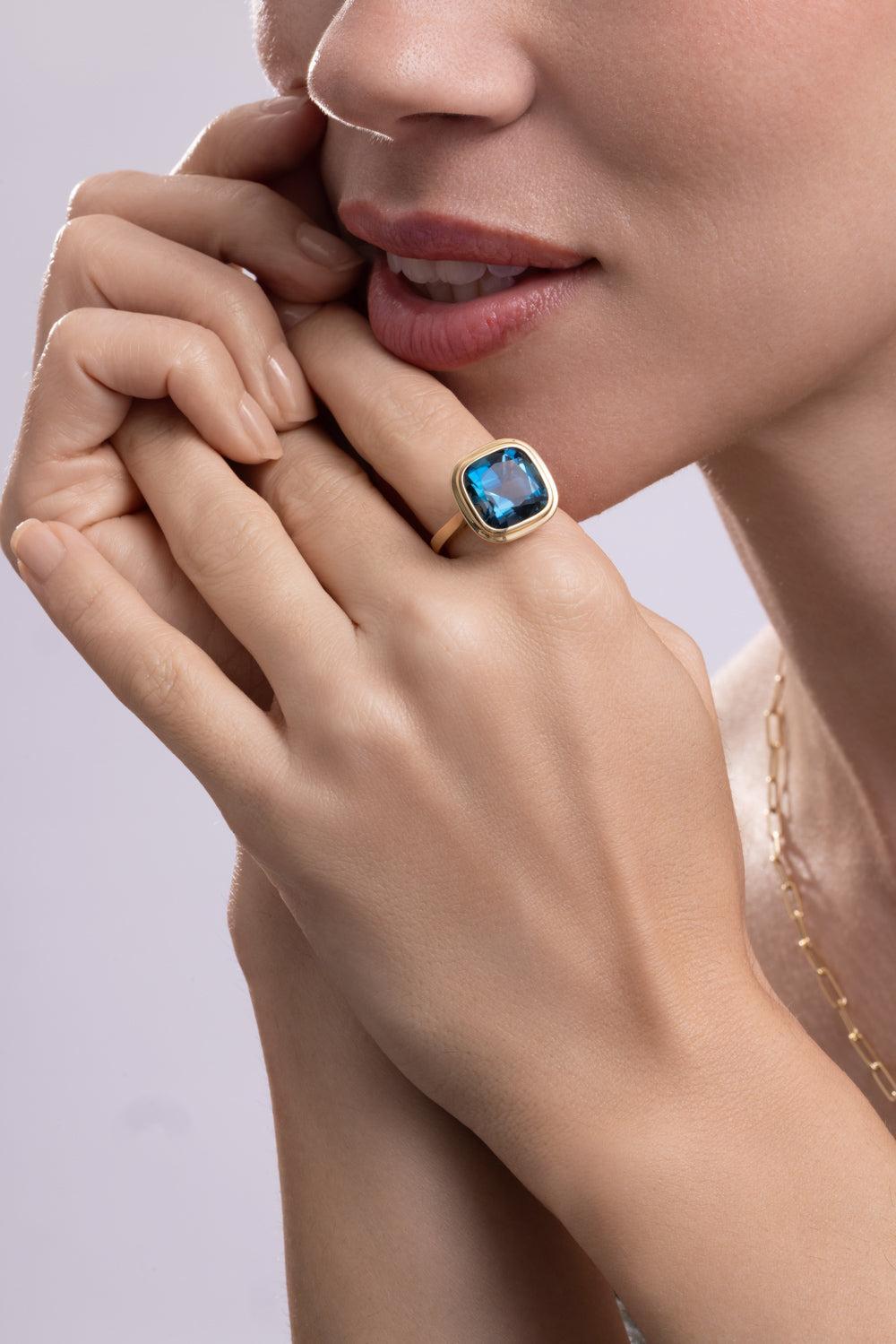 London Blue Topaz Manhattan Ring-YELLOW GOLD-6.75-JEWELRYFINE JEWELRING-GOSHWARA