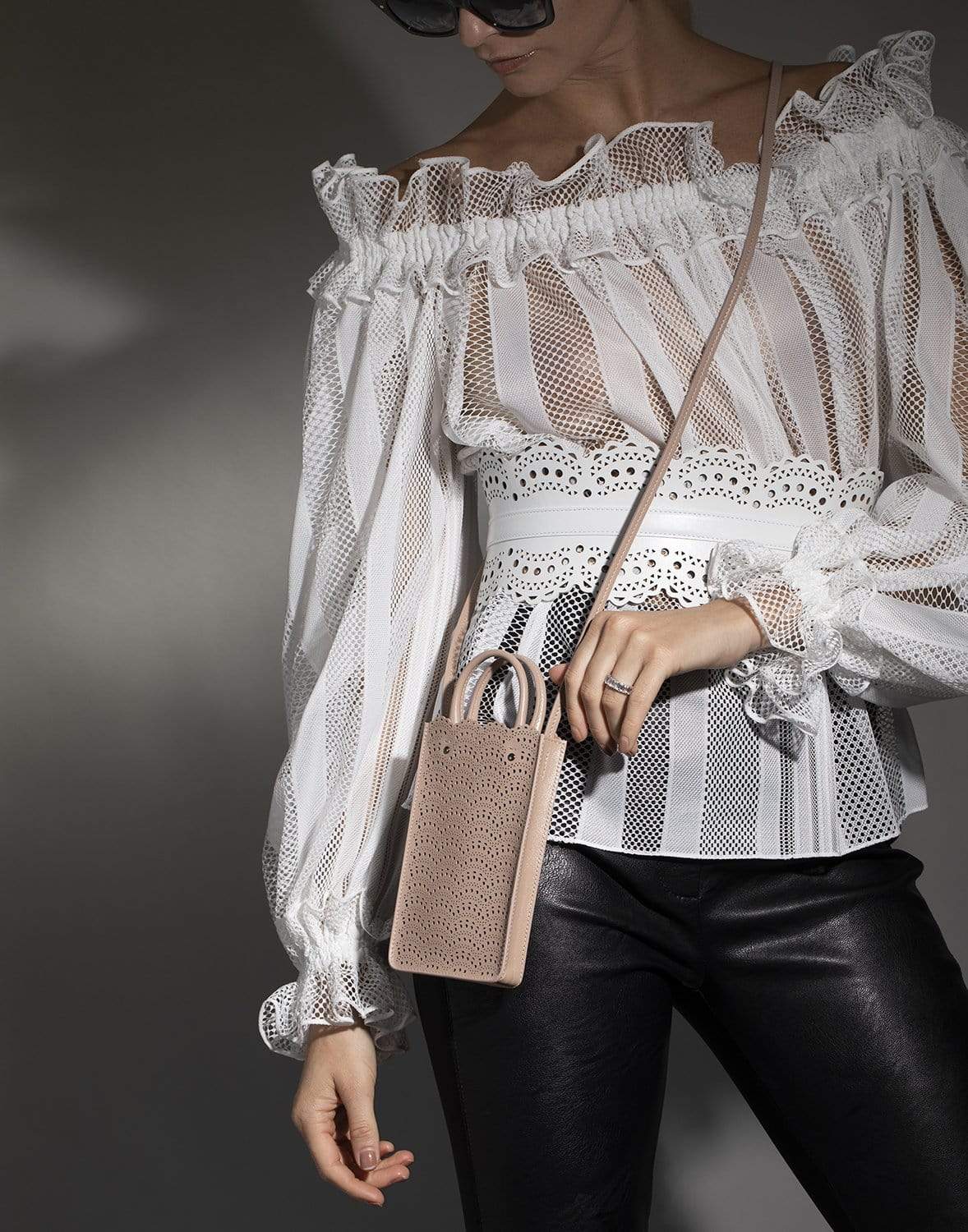 ALAÏA-Garance Mic2 Phone Bag-SABLE