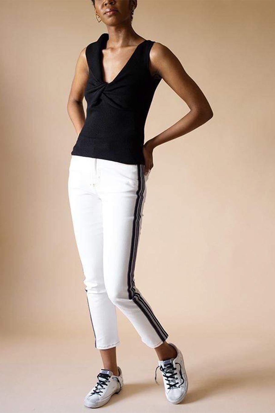 ALEXANDER MCQUEEN-Black Sleeveless V-Neck Twist Top-