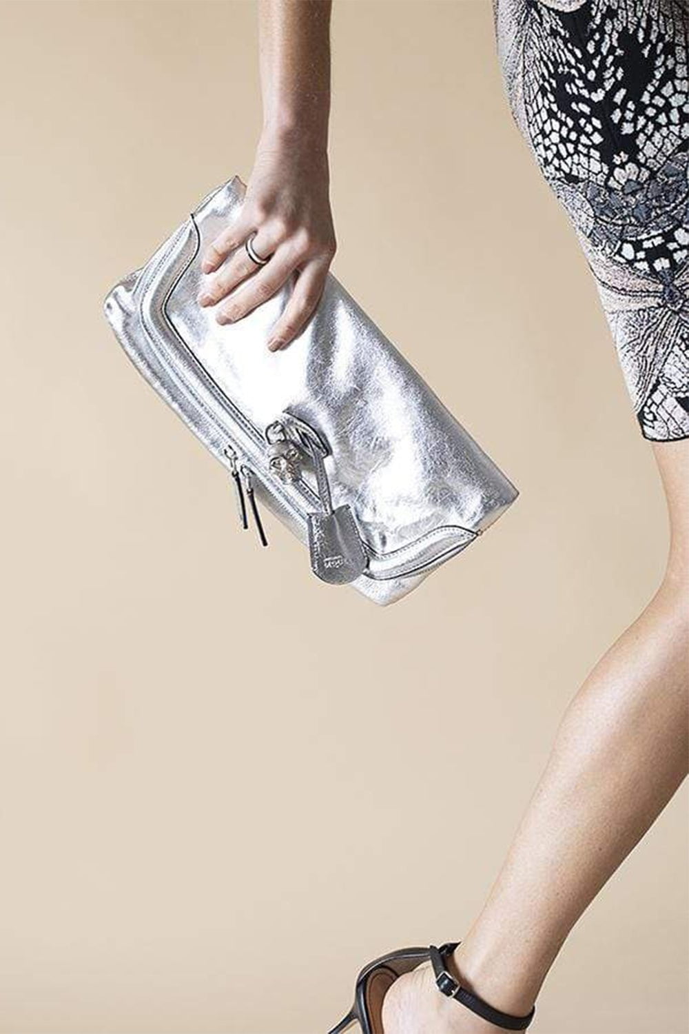 ALEXANDER MCQUEEN-Silver Skull Padlock Foldover Clutch-METALLIC