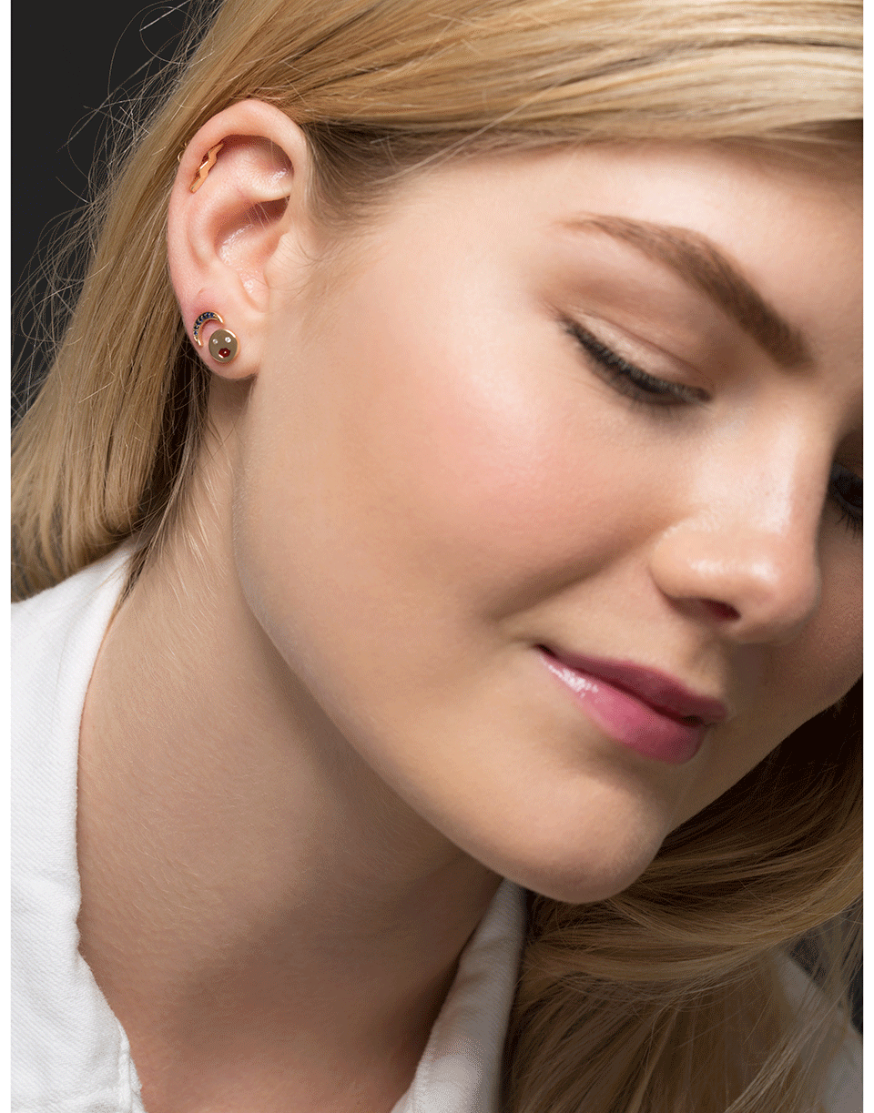 ALISON LOU-Single MWA! Happy Face Stud-YELLOW GOLD