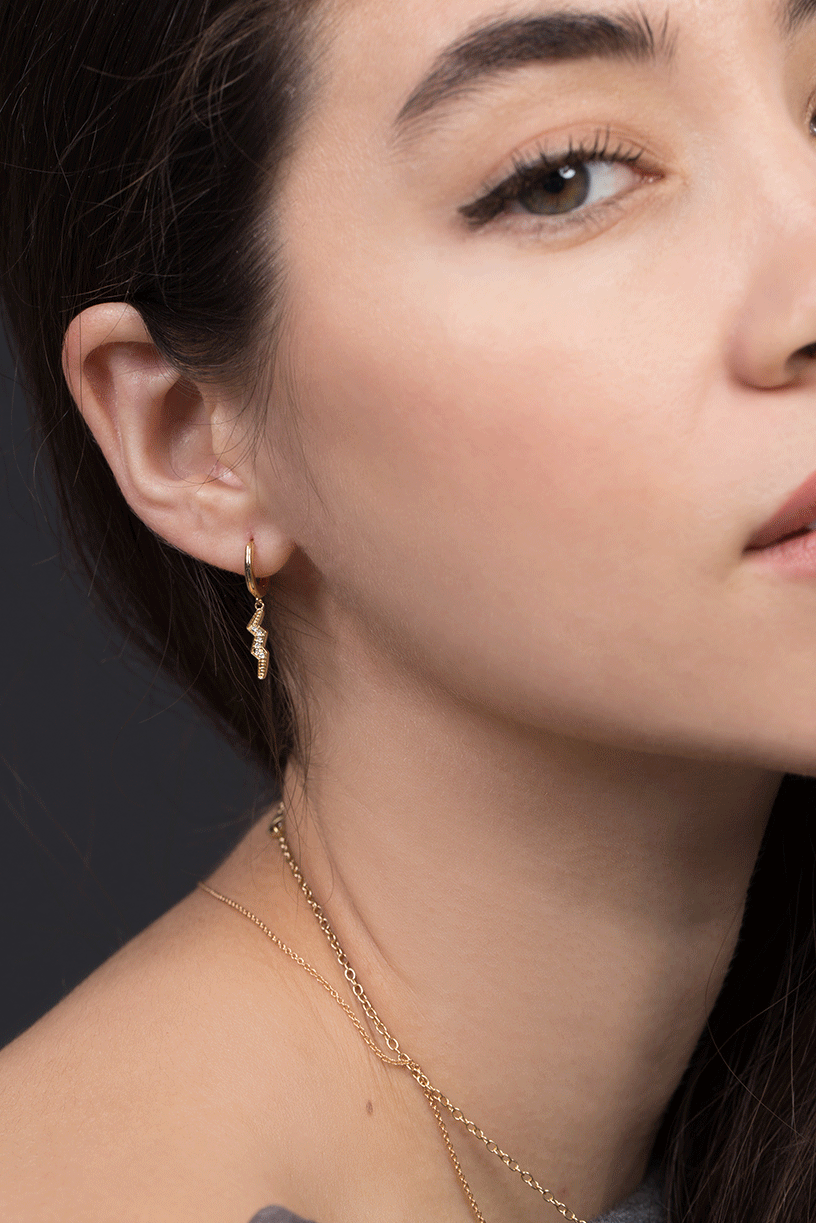 ANDREA FOHRMAN-Diamond Lightning Bolt Single Hoop Earring-YELLOW GOLD