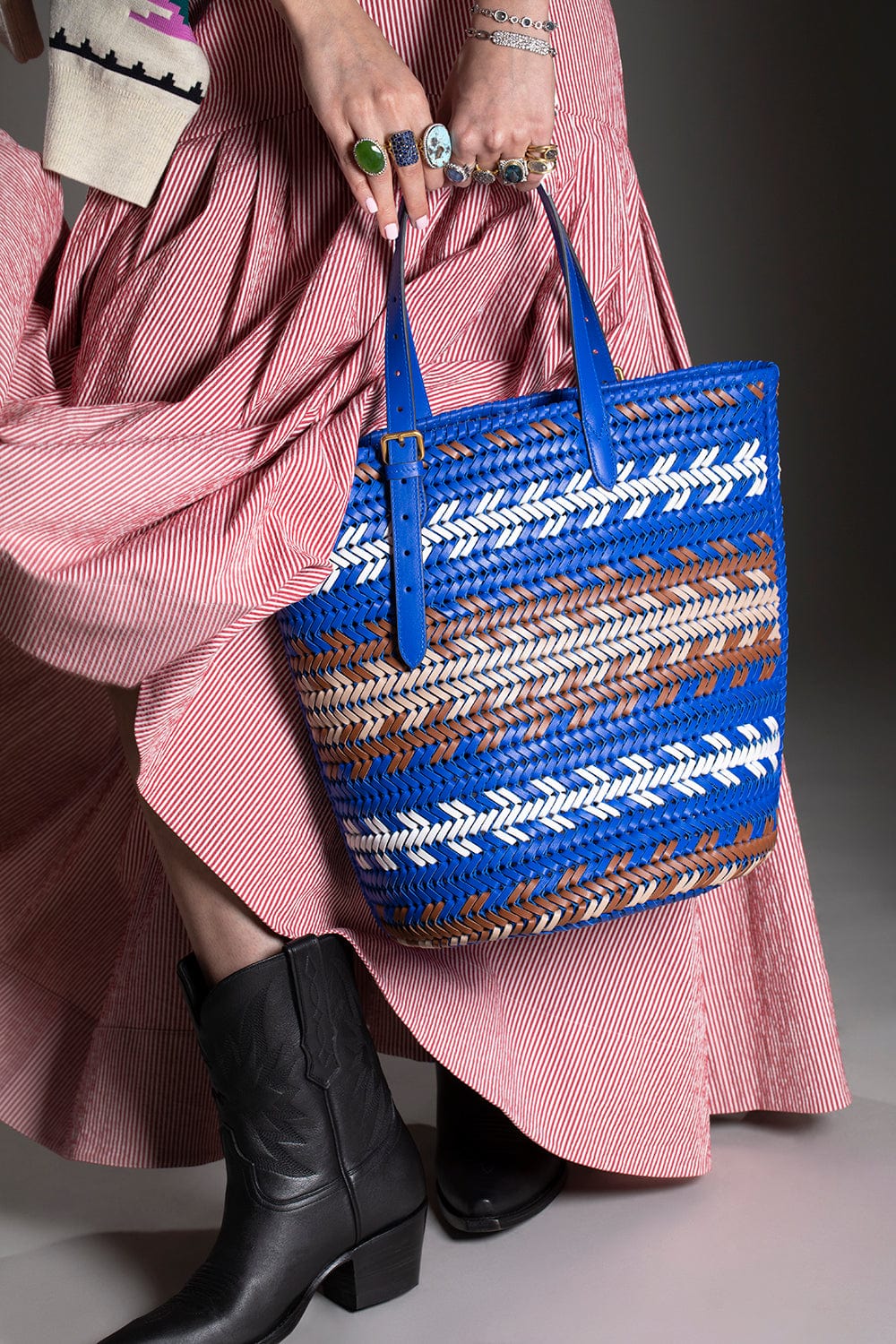 ANYA HINDMARCH-Neeson Cylinder Zig Zag Tote - Electric Blue-ELECTRIC BLUE
