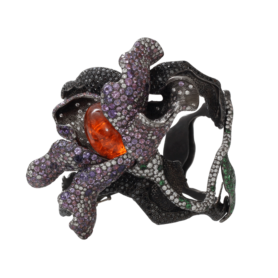ARUNASHI-Mandarin Garnet Flower Cuff-BLACK GOLD