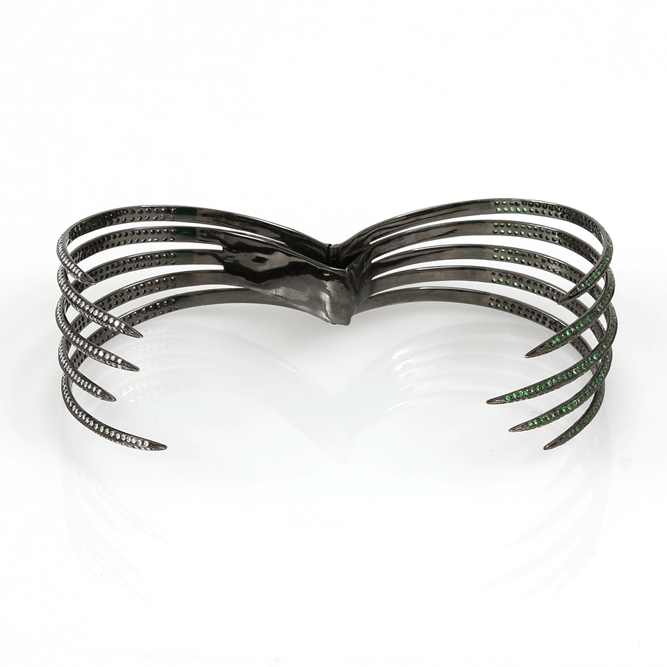 ARUNASHI-Tsavorite And Diamond Cuff Claw-BLACK GOLD