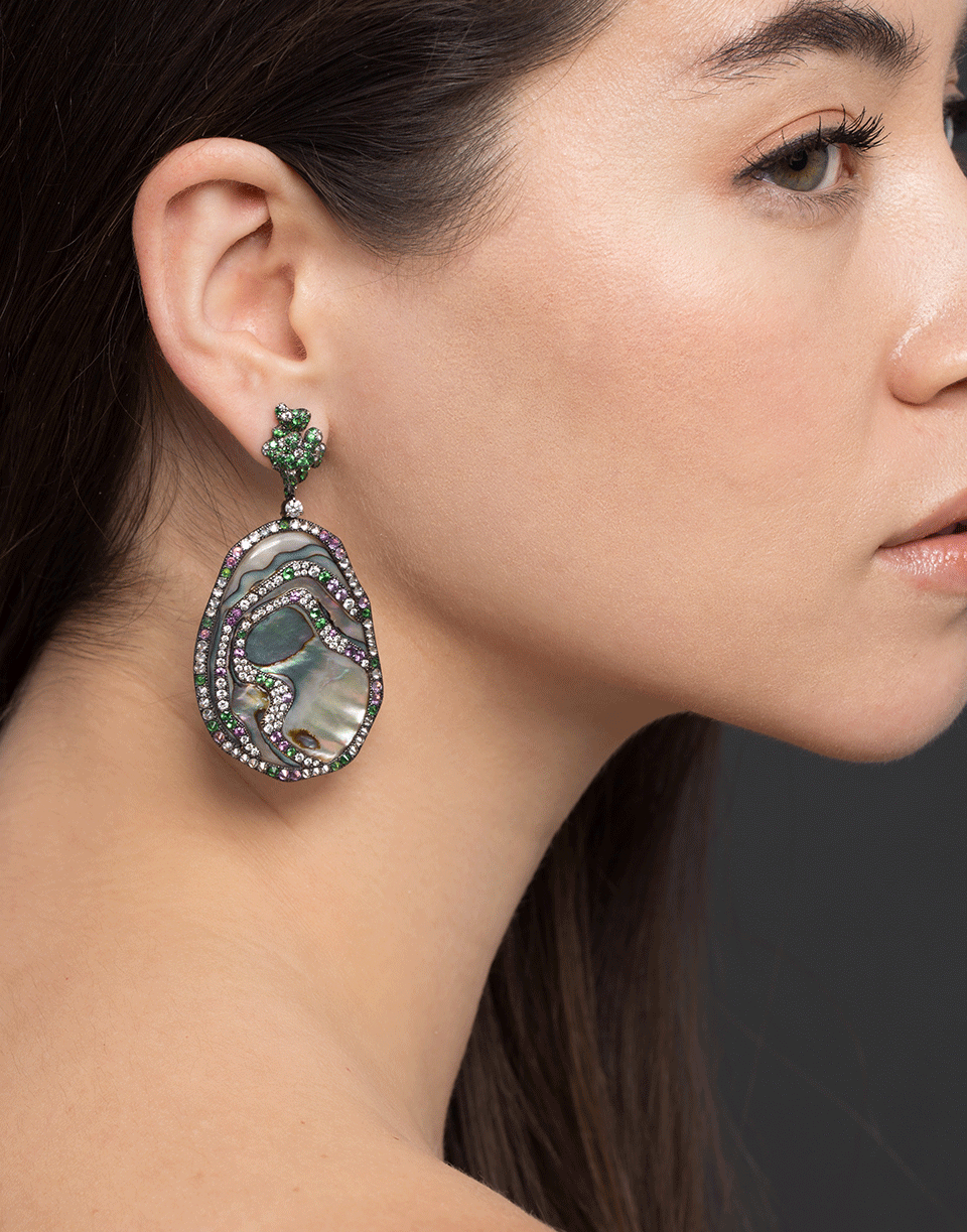 ARUNASHI-Abalone Shell Earrings-BLACK GOLD