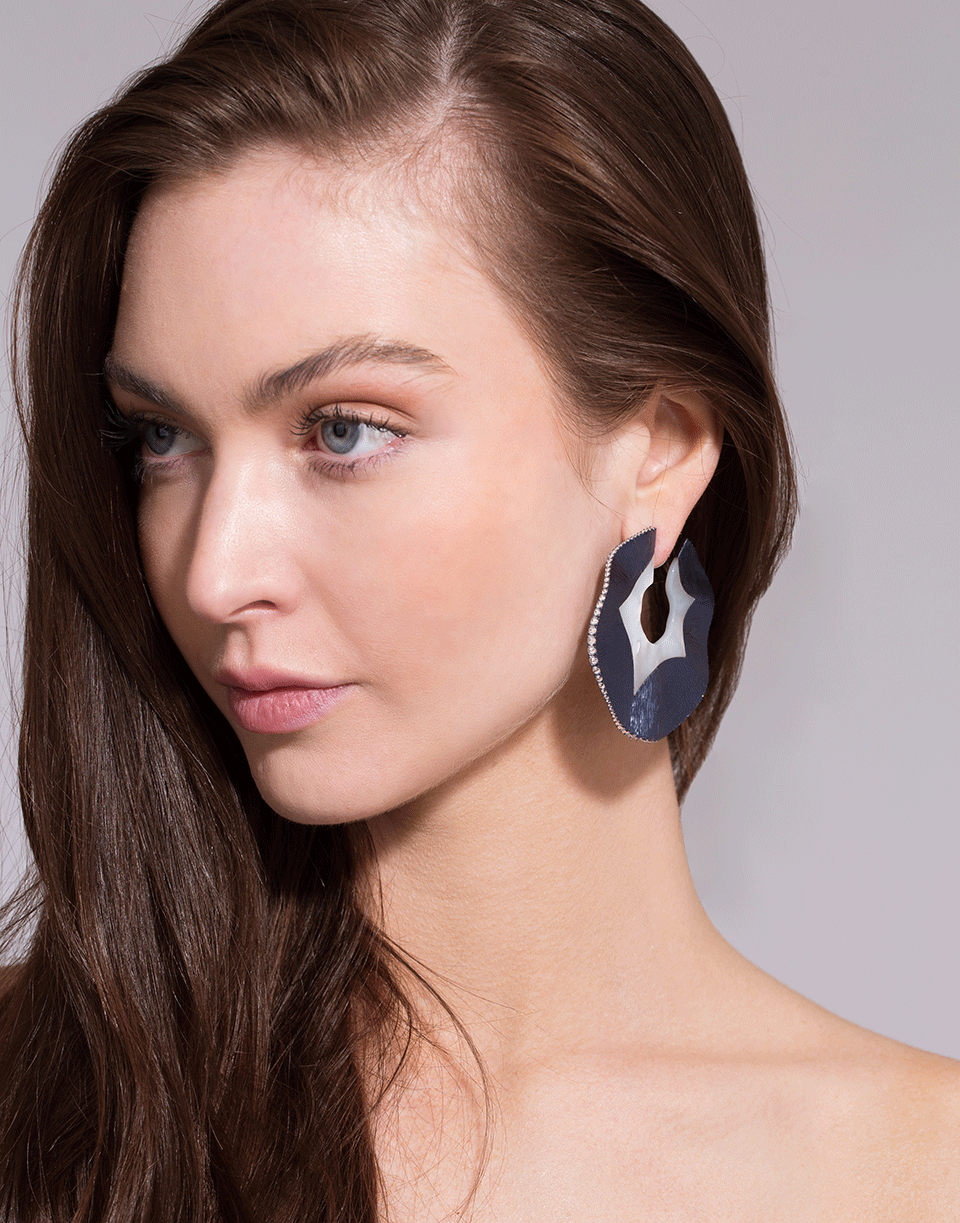 ARUNASHI-Large Swirl Hoop Earrings-TITANIUM