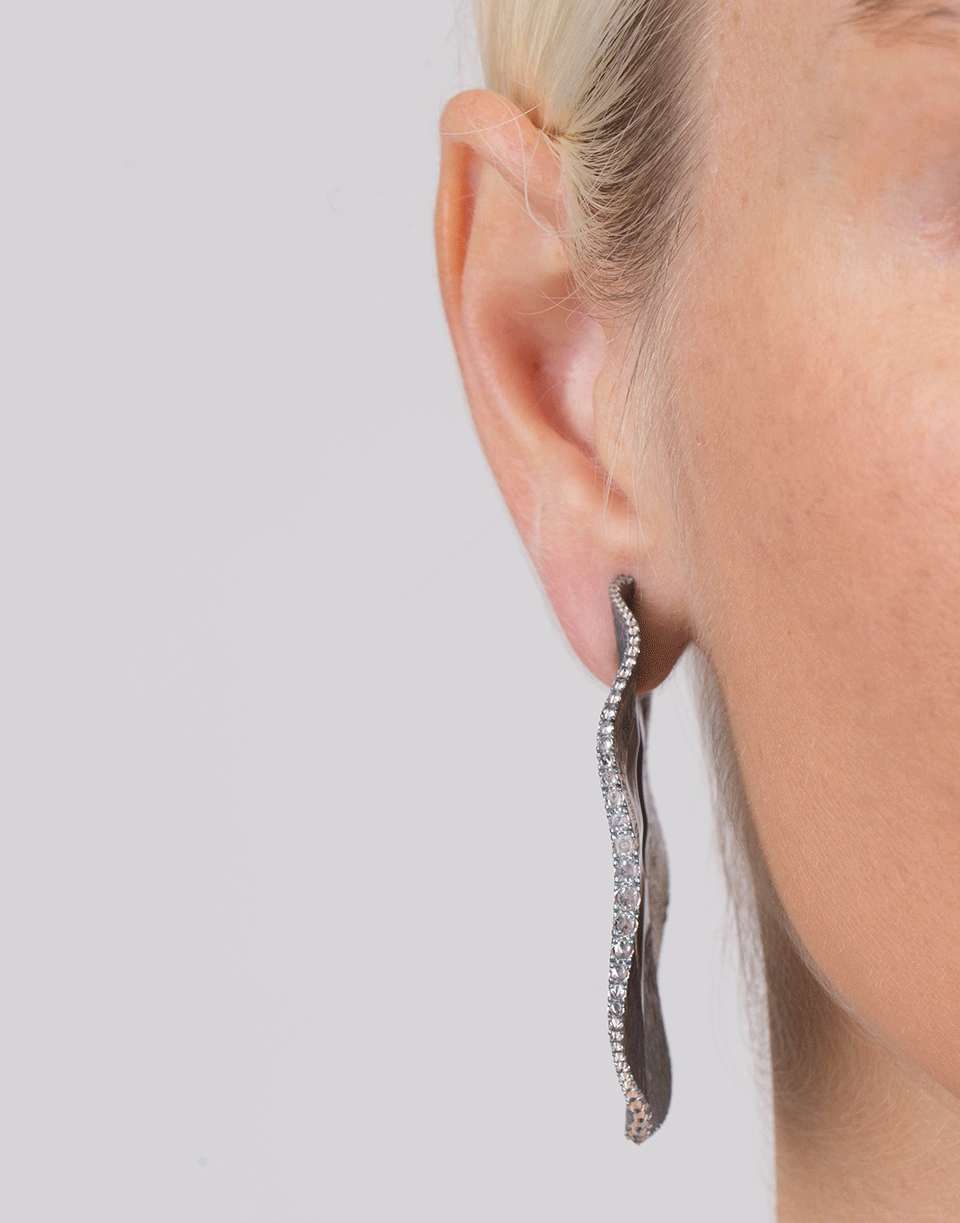 ARUNASHI-Swirl Hoop Earrings-TITANIUM