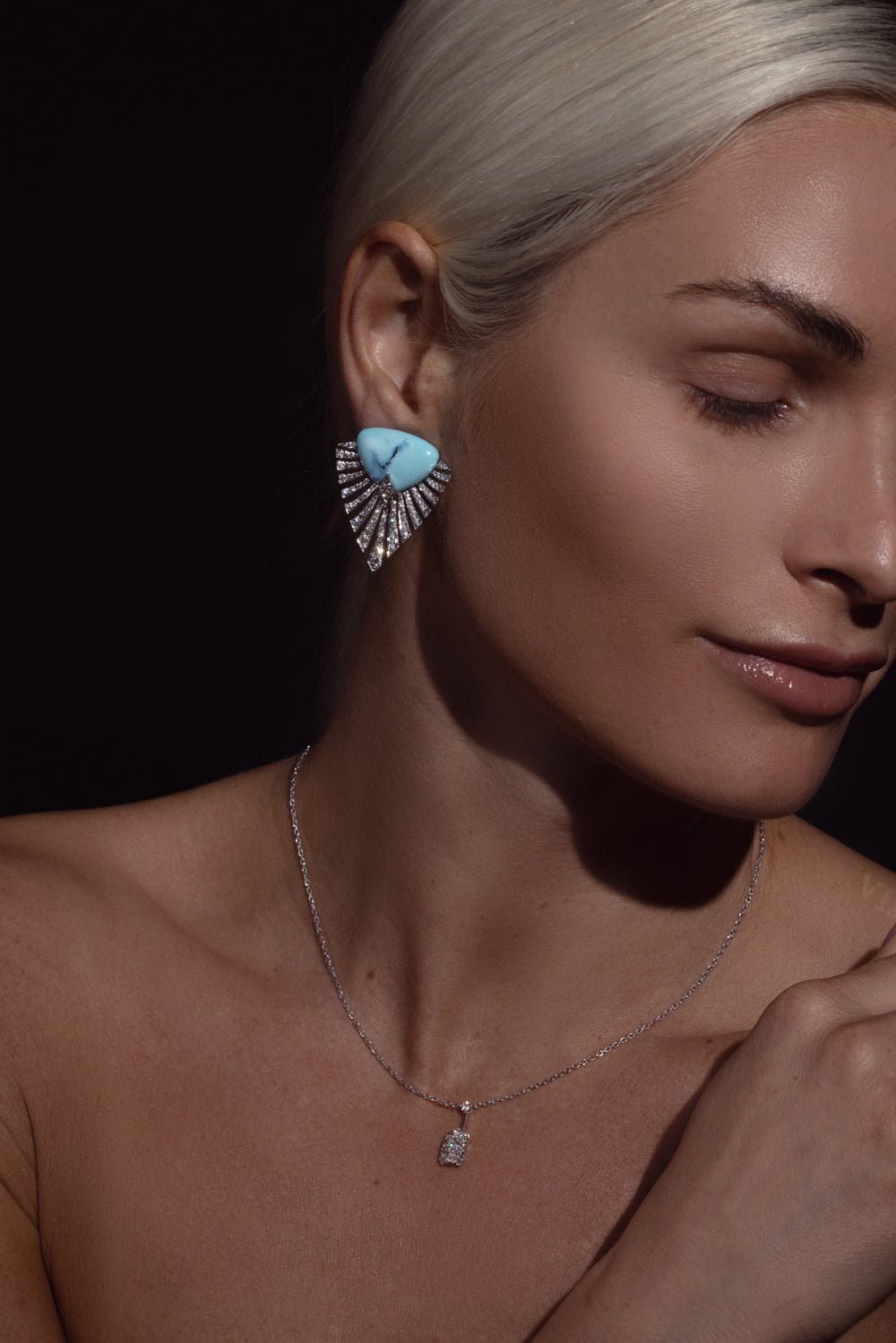  ARUNASHI-Turquoise Monarch Earrings-WHITE GOLD 