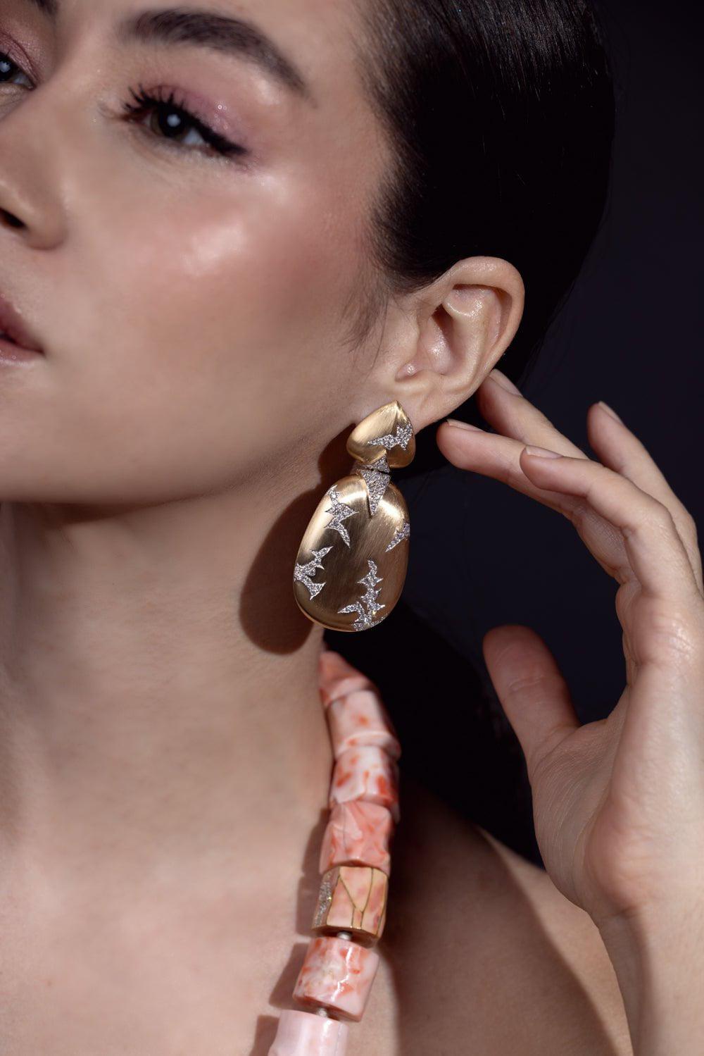 ARUNASHI-Lightening Strikes Earrings-YELLOW GOLD