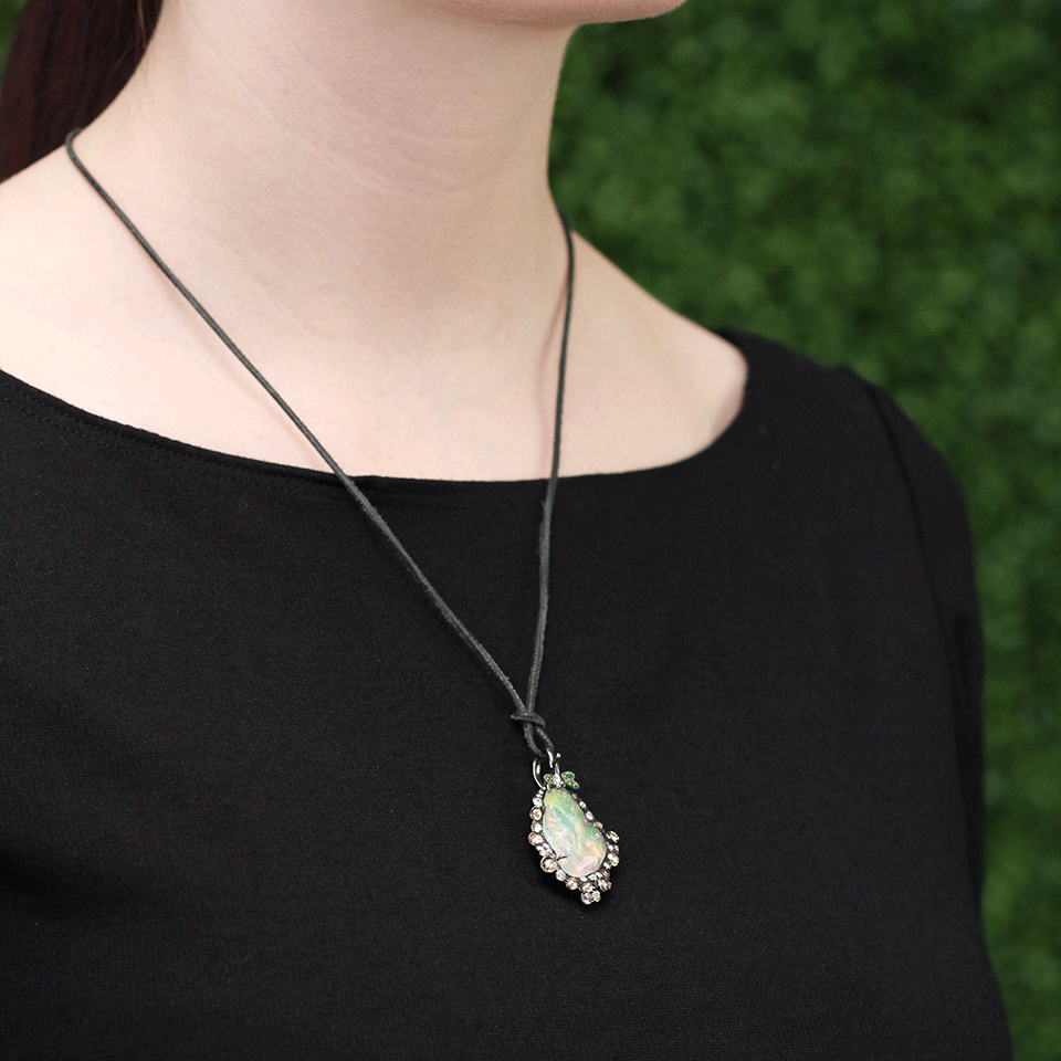 ARUNASHI-Mexican Opal Dragonfly Pendant-BLACK GOLD