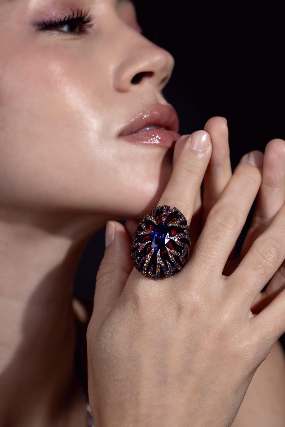 ARUNASHI-Tanzanite Coral Ring-TITANIUM