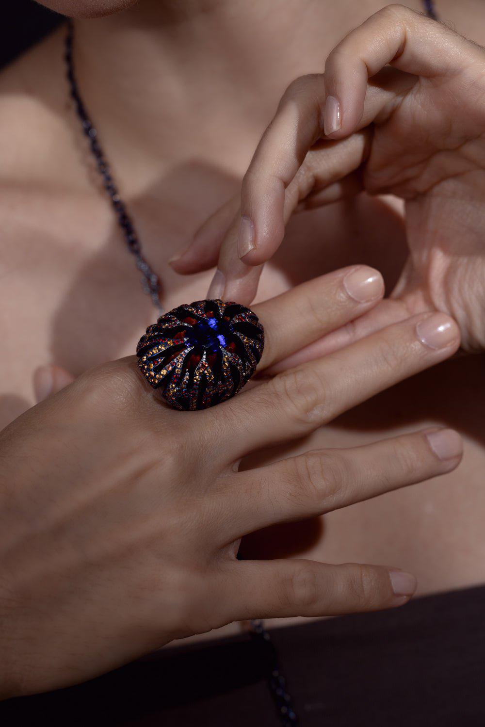 ARUNASHI-Tanzanite Coral Ring-TITANIUM