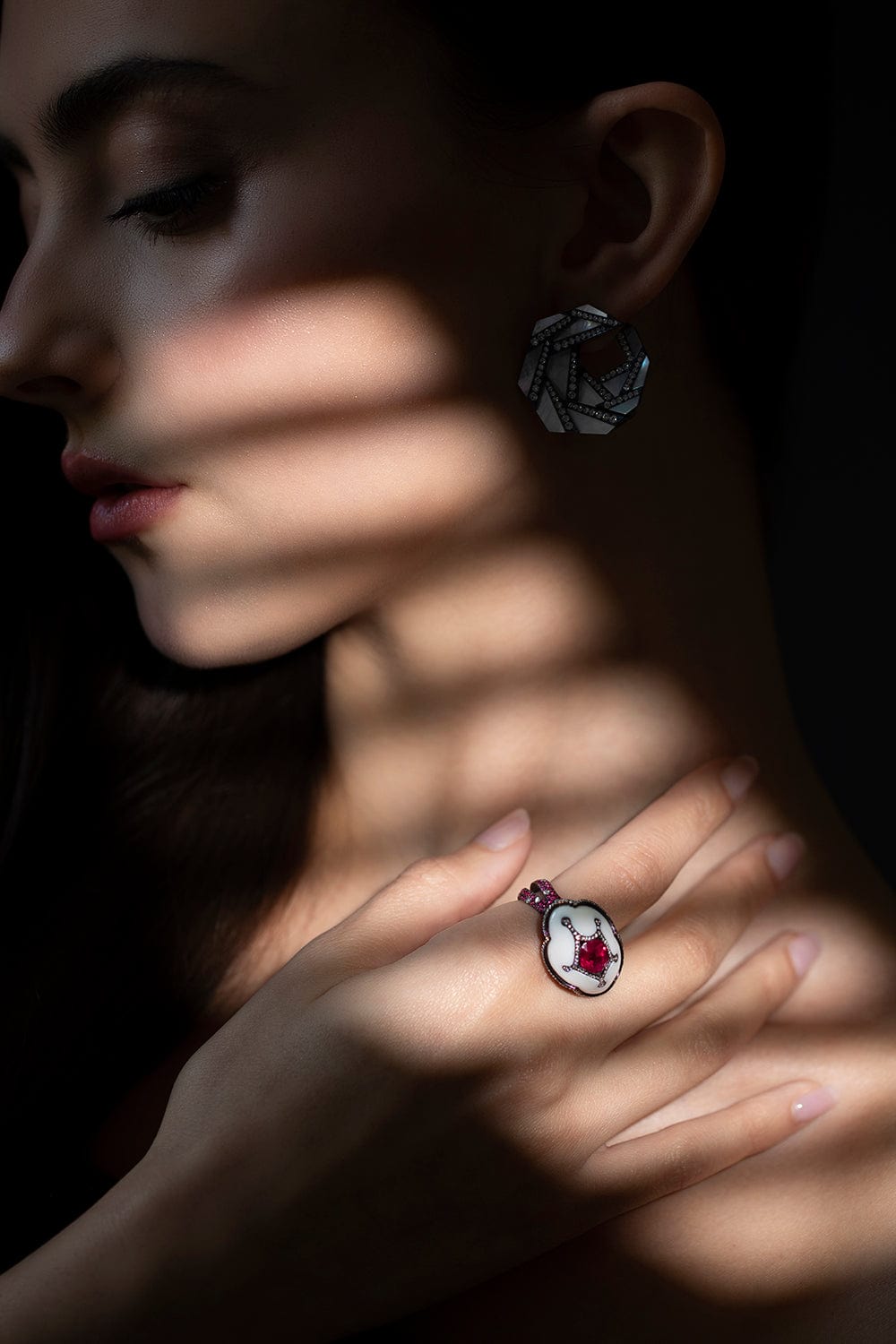 ARUNASHI-Ruby And Corian Ring-TITANIUM