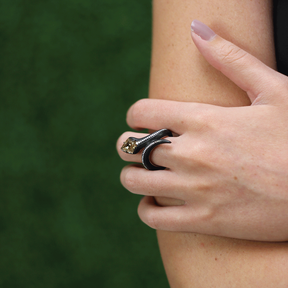 ARUNASHI-Diamond Carbon Fiber Snake Ring-WHITE GOLD