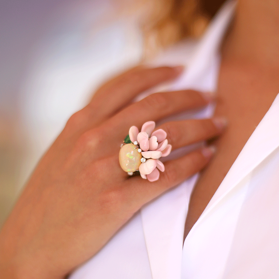 ARUNASHI-Opal And Conch Petal Ring-WHITE GOLD