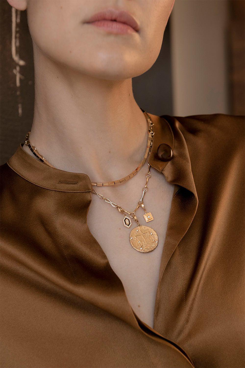 AZLEE-Of The Stars Large Leo Coin-YELLOW GOLD