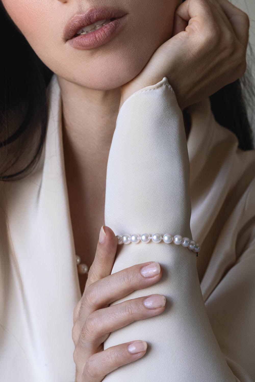 BAGGINS-Akoya Pearl Bow Bracelet-YELLOW GOLD
