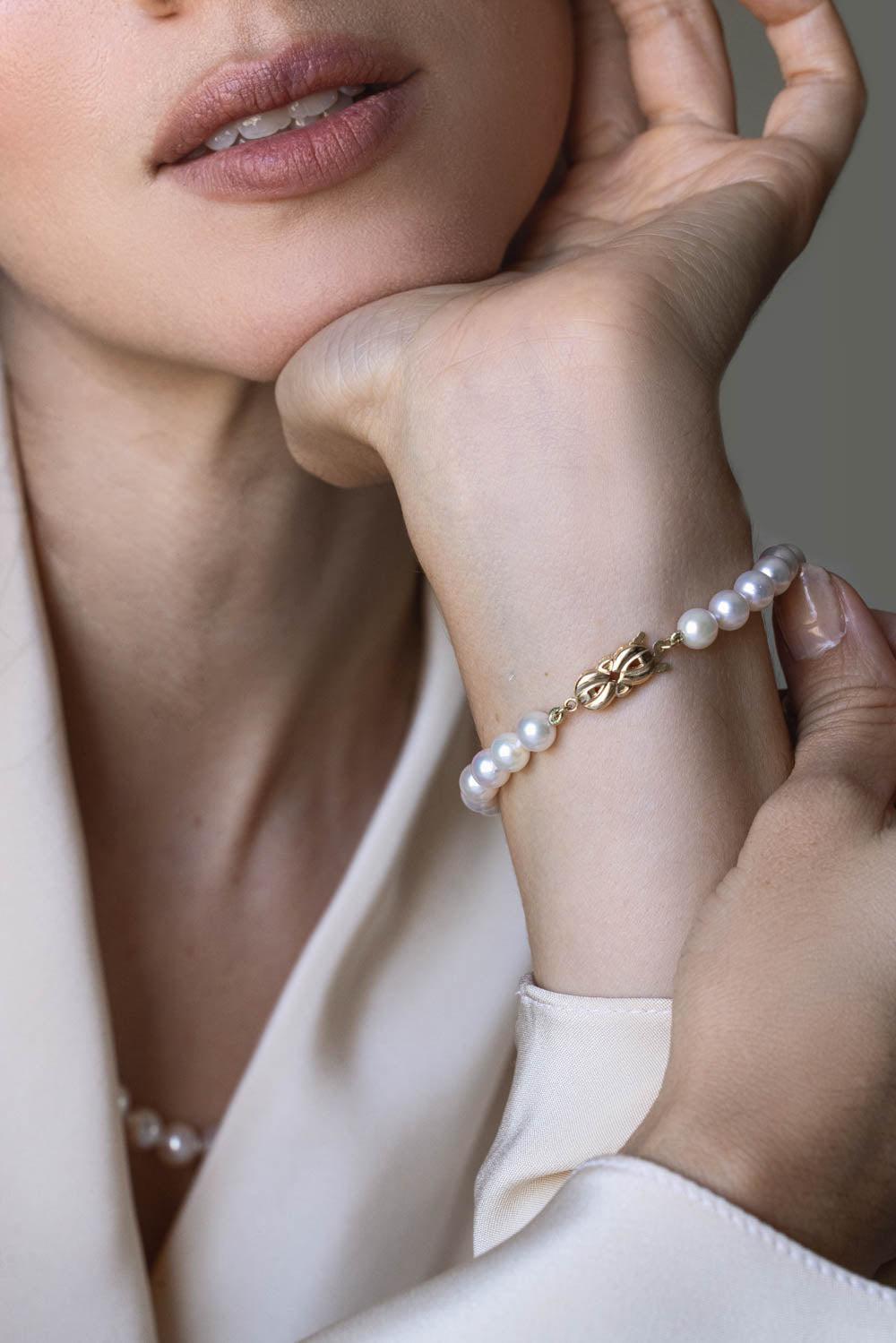 BAGGINS-Akoya Pearl Bow Bracelet-YELLOW GOLD