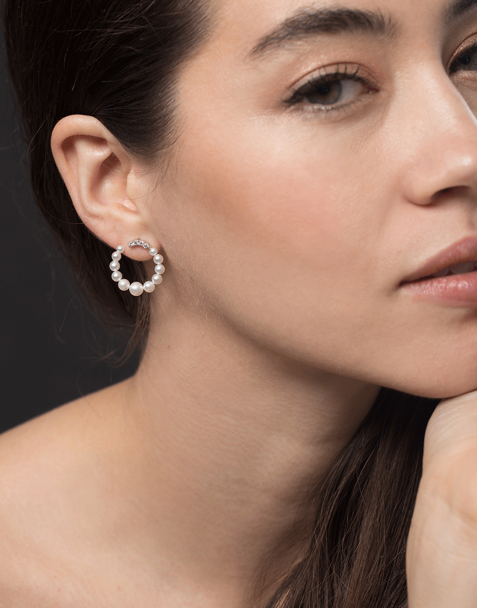 BAGGINS-Small Akoya Pearl Hoop Earrings-WHITE GOLD