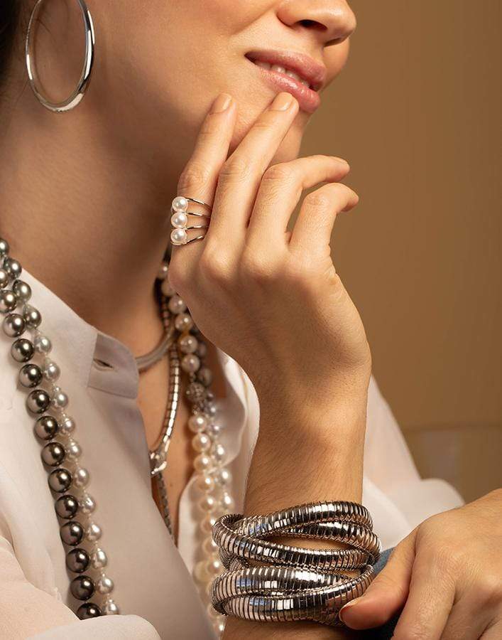 BAGGINS-Three White Akoya Pearl Ring-WHITE GOLD