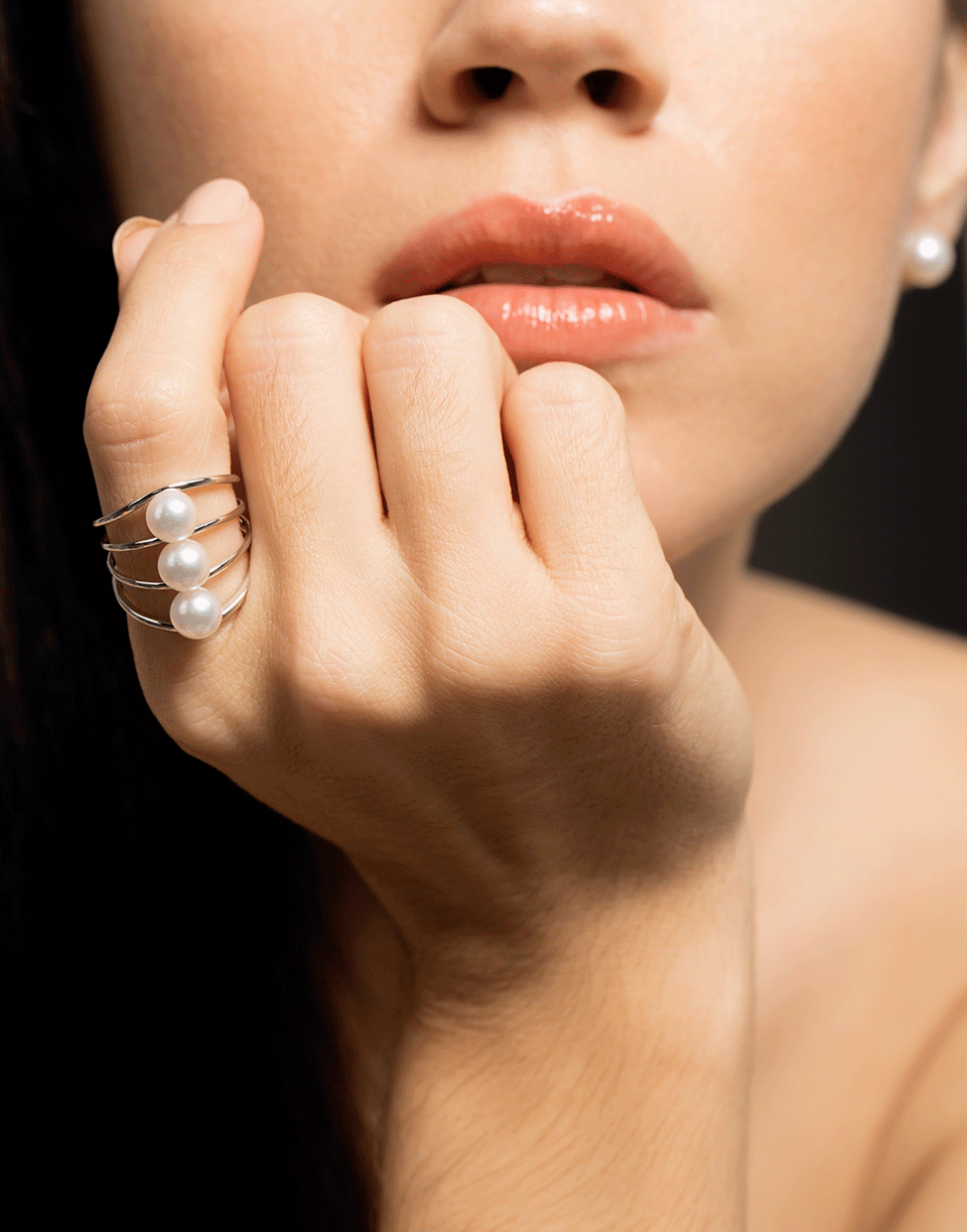 BAGGINS-Three White Akoya Pearl Ring-WHITE GOLD