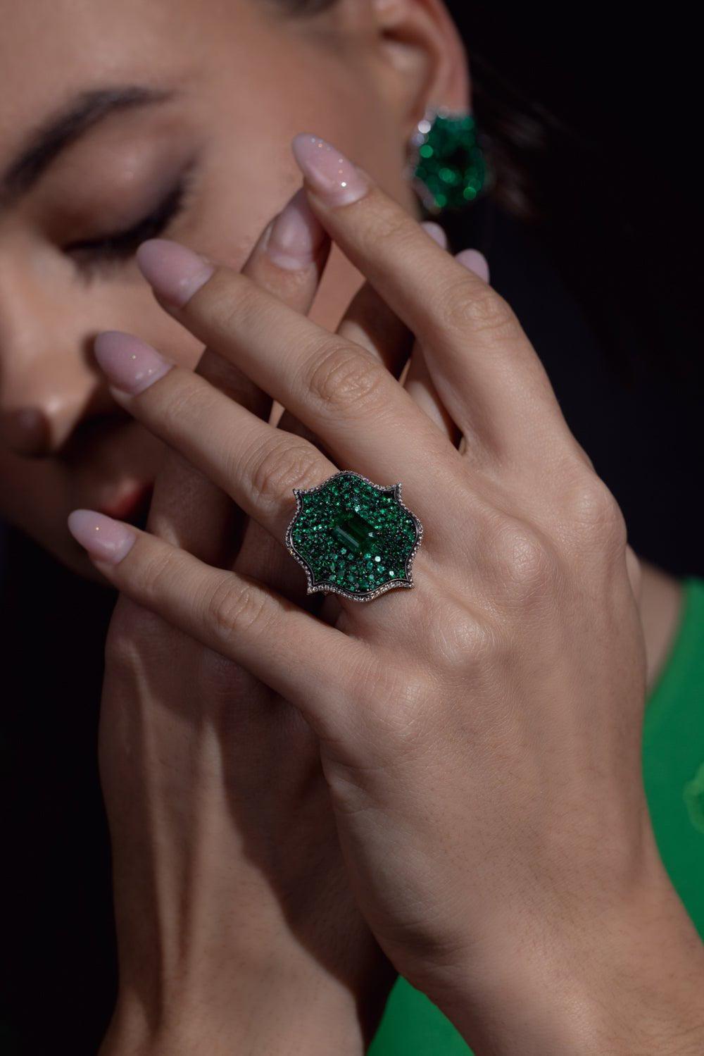 BAYCO-Lotus Emerald Ring-YELLOW GOLD