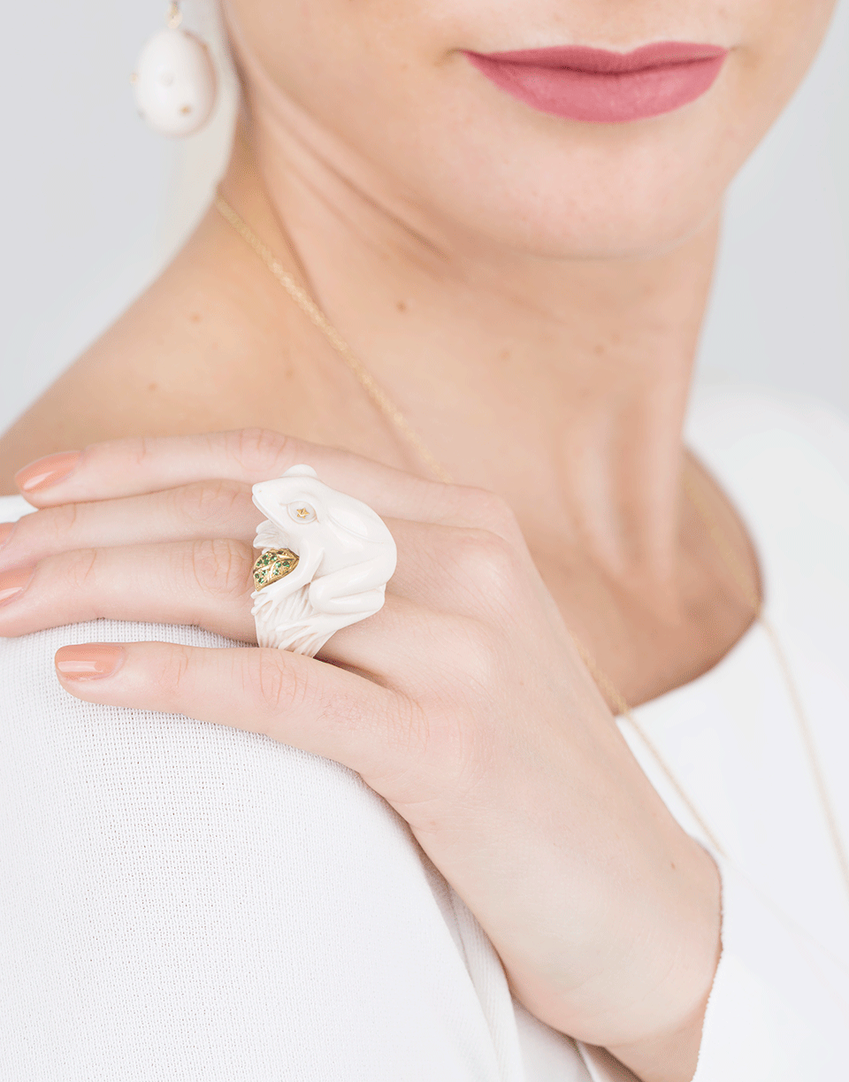 BIBI VAN DER VELDEN-Frog With A Golden Leaf Ring-YELLOW GOLD