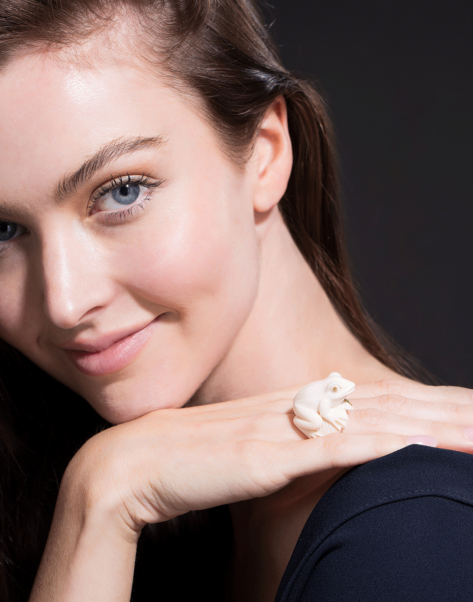 BIBI VAN DER VELDEN-Frog With A Golden Leaf Ring-YELLOW GOLD