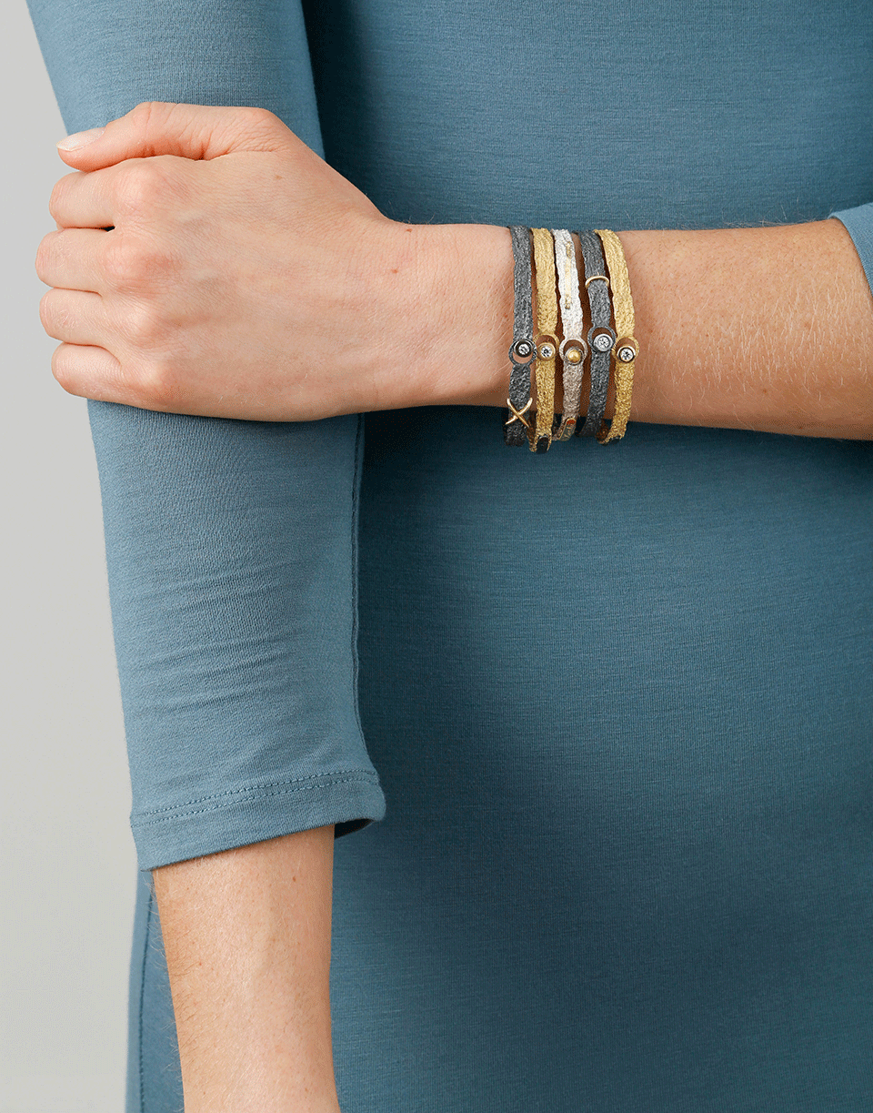 BOAZ KASHI-Gold X Detail Bangle-SILVER