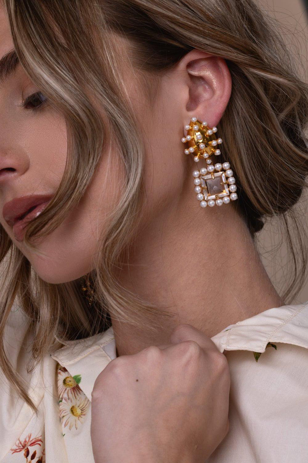 BOUNKIT JEWELRY-Studded Pearl Quartz Earrings-WHITE