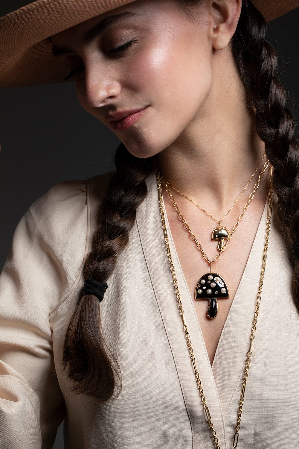BRENT NEALE-Large Black Onyx Magic Mushroom Necklace-YELLOW GOLD