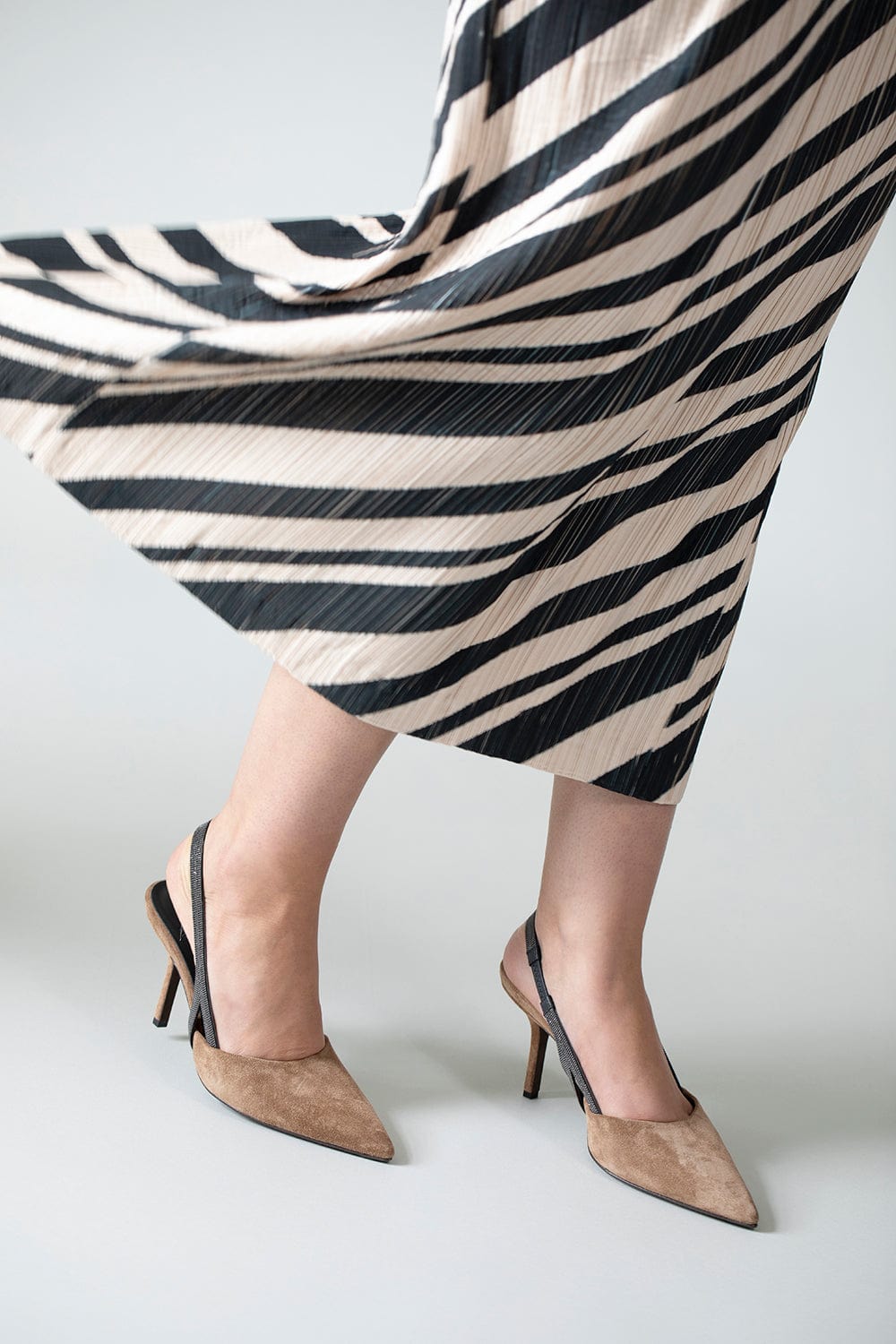 BRUNELLO CUCINELLI-Suede Pointed Toe Slingback-