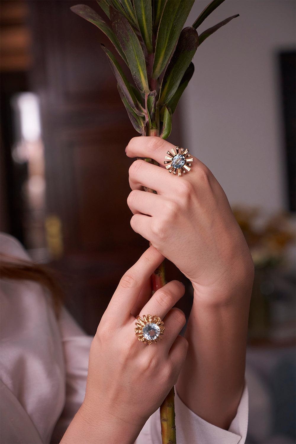 CAROL KAUFFMANN-Blue Topaz Sunshine La Belle Ring-YELLOW GOLD
