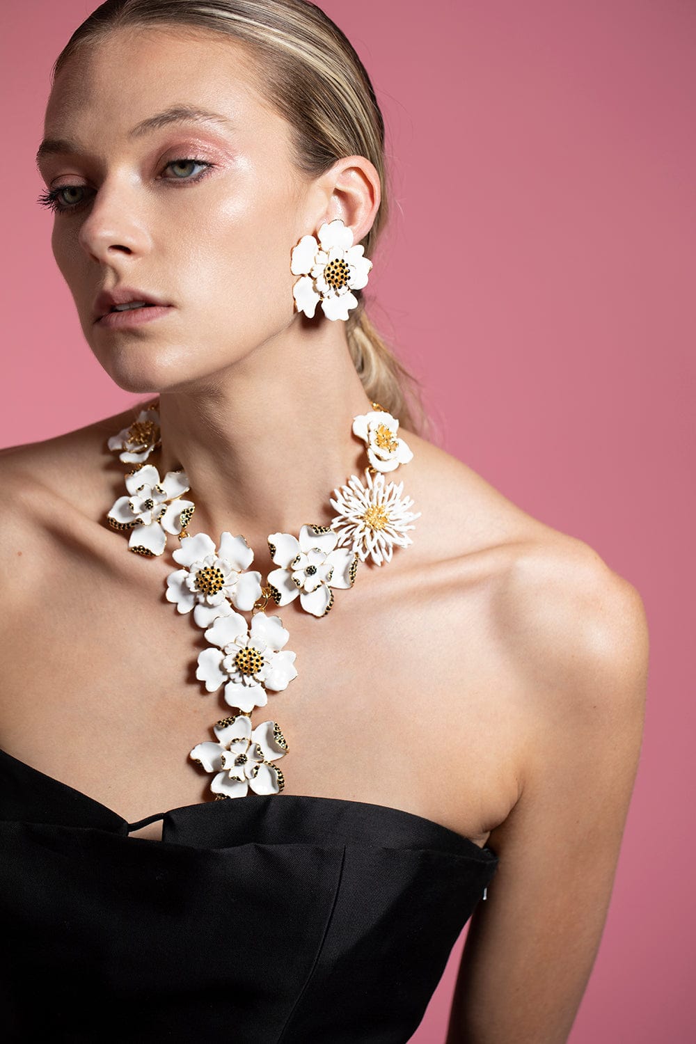 CAROLINA HERRERA-Single Flower Drop Earring - White-WHITE GOLD