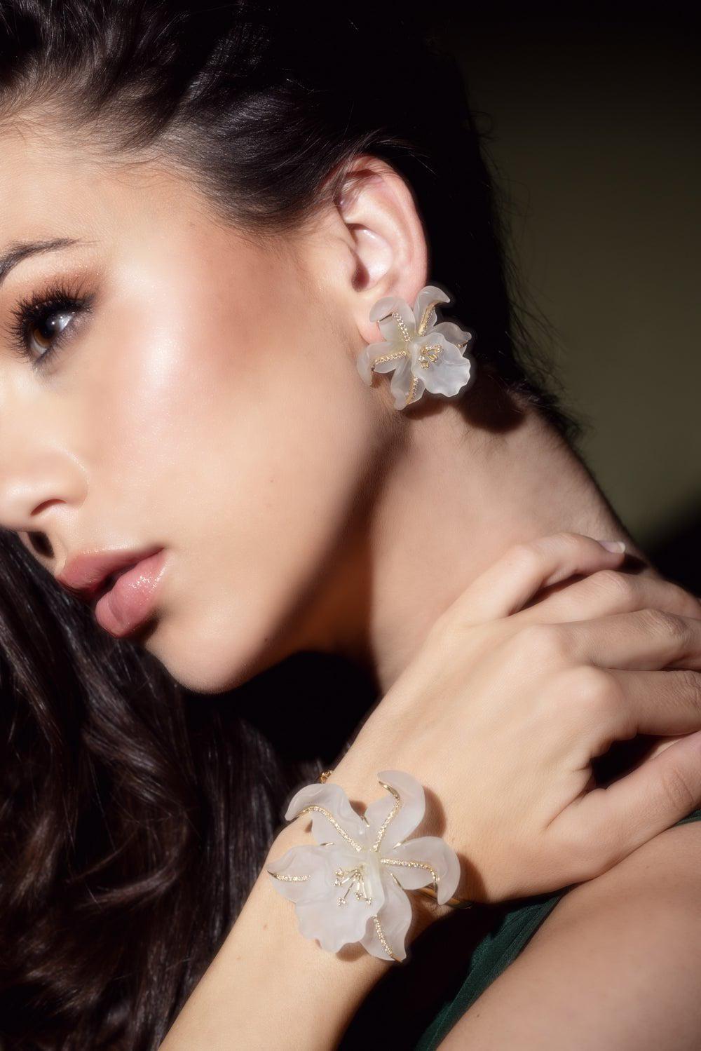 CASA CASTRO-Rock Crystal Flower Earrings-YELLOW GOLD