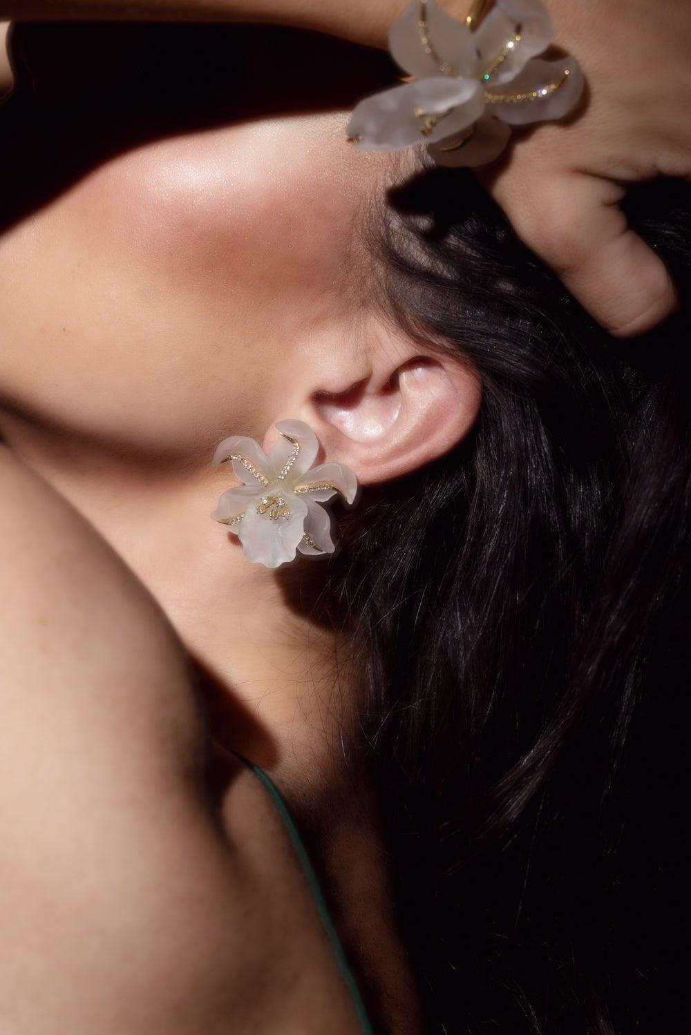 CASA CASTRO-Rock Crystal Flower Earrings-YELLOW GOLD