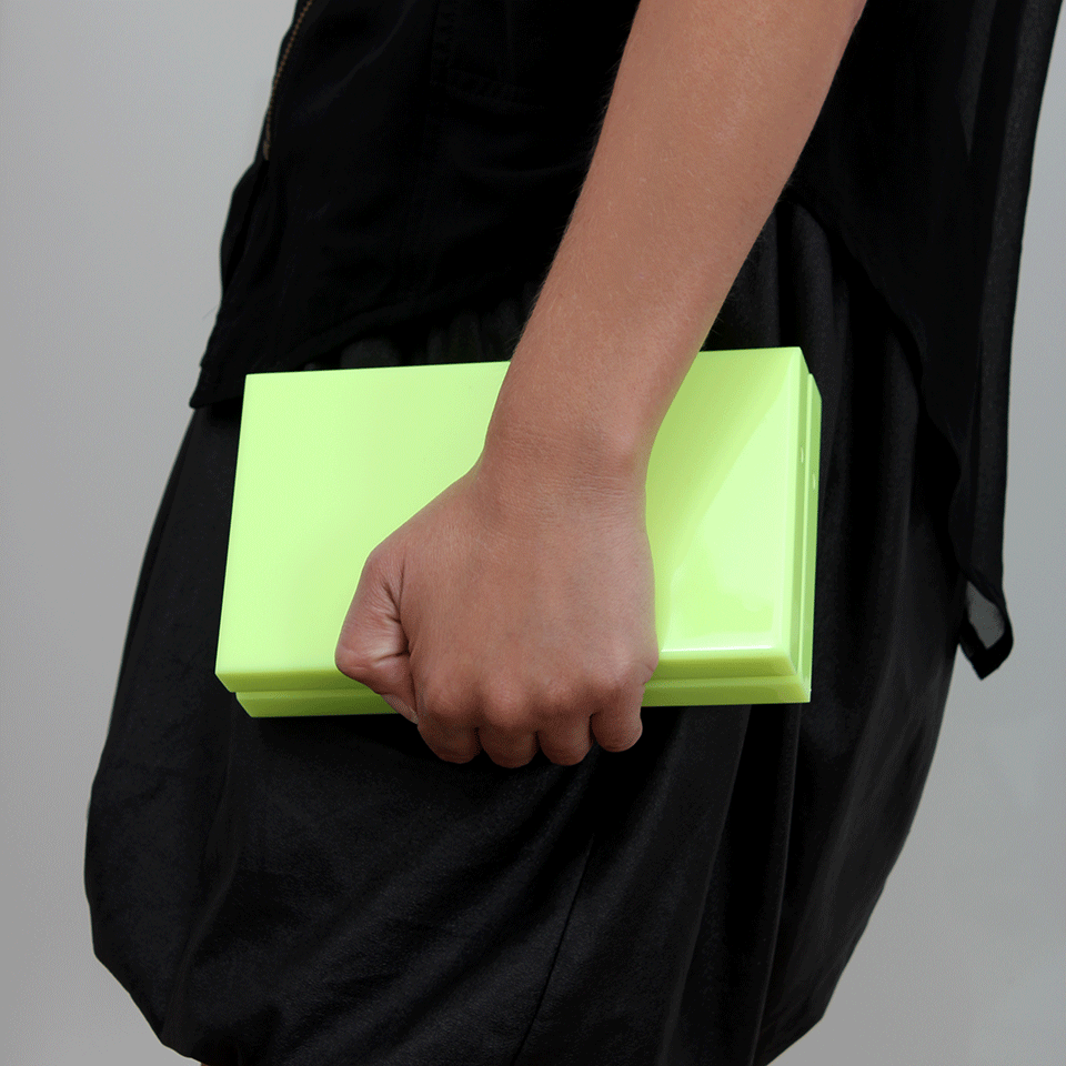 CHARLOTTE OLYMPIA-Spider Clasp Neon Clutch-YELLOW