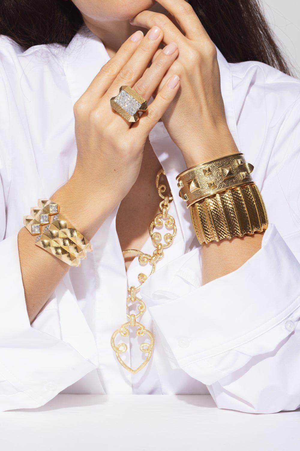 DAVID WEBB-Hammered Narrow Bastille Bracelet-YELLOW GOLD