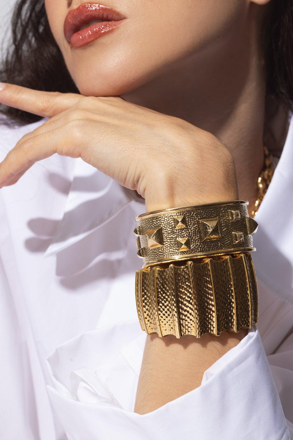 DAVID WEBB-Hammered Narrow Bastille Bracelet-YELLOW GOLD