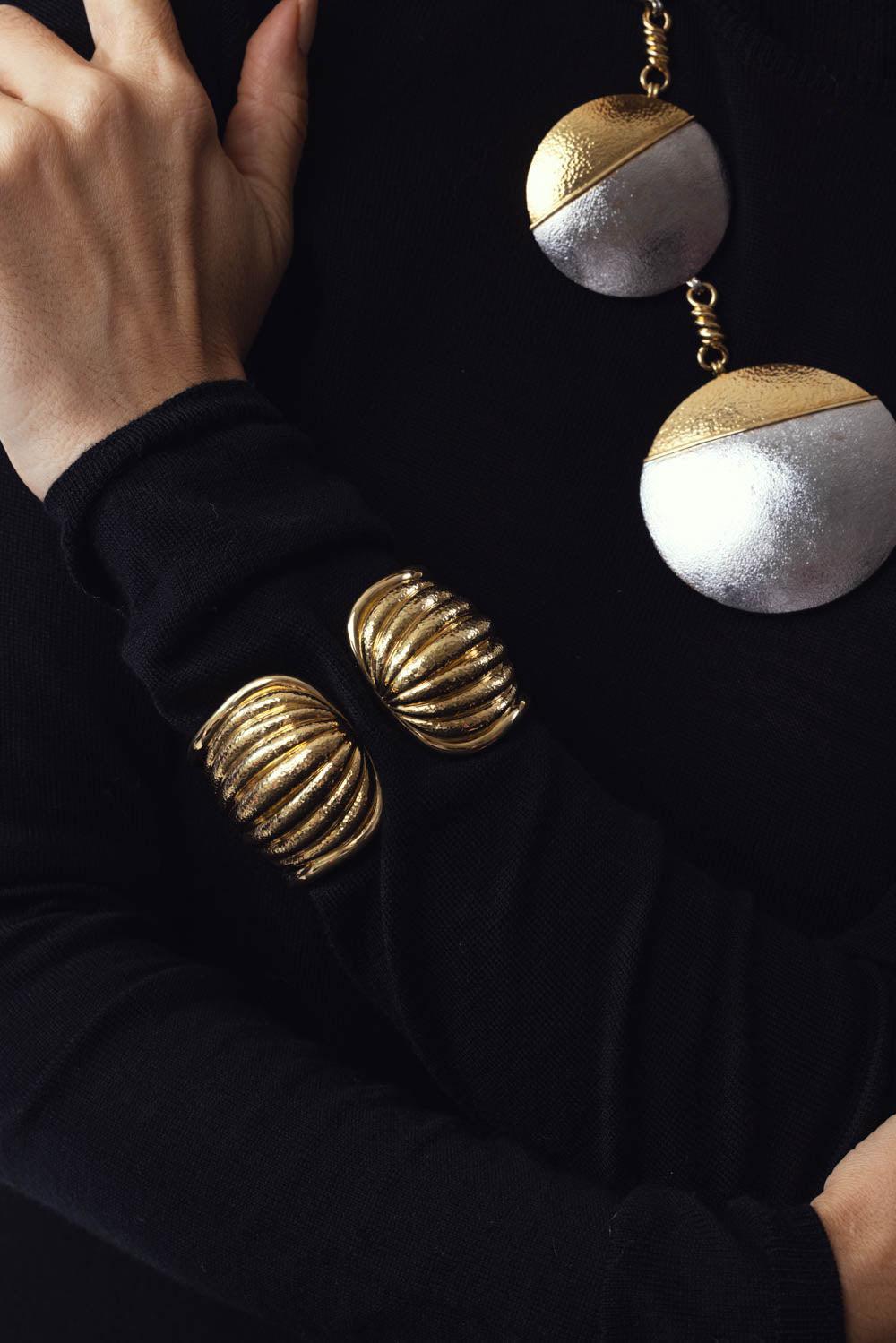 DAVID WEBB-Hammered Scallop Cuff Bracelet-YELLOW GOLD