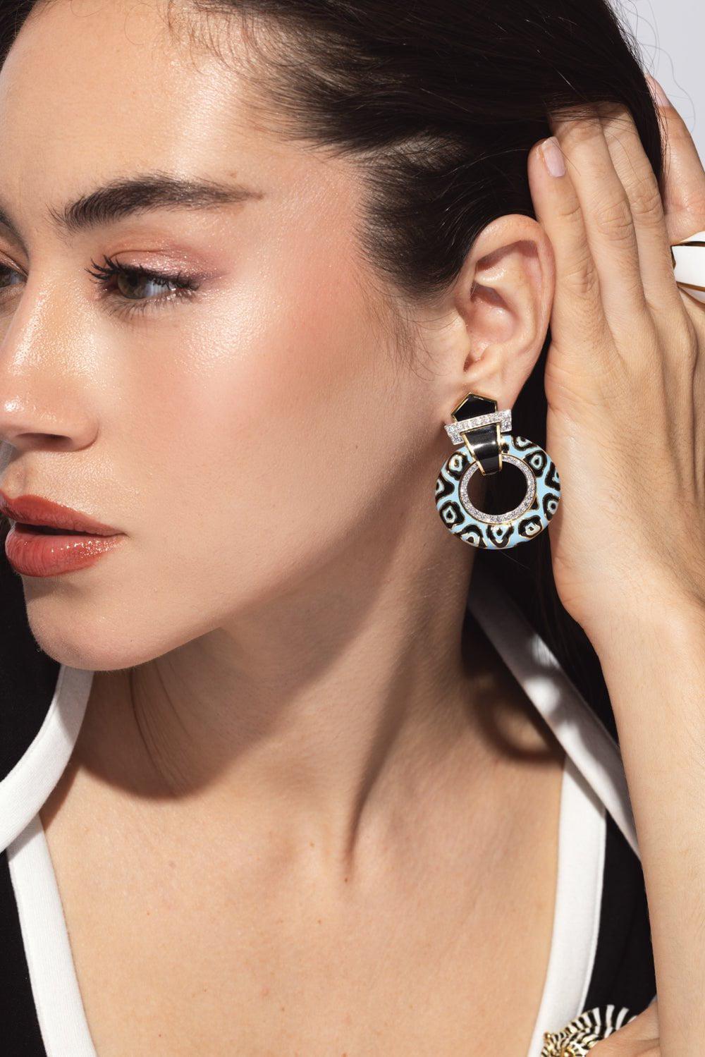 DAVID WEBB-Leopard Spot Strap Doorknocker Earrings-YELLOW GOLD