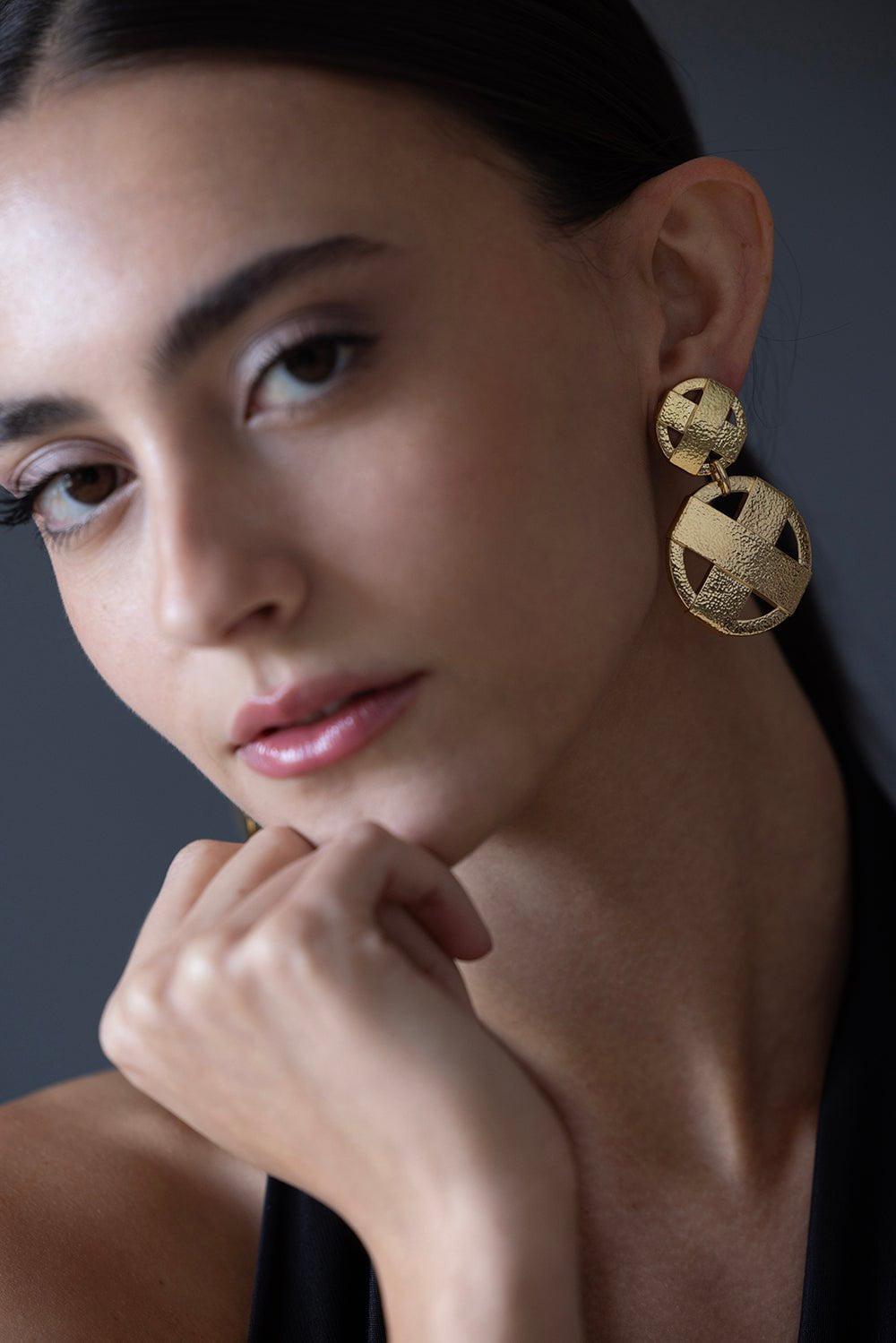 DAVID WEBB-XO Earrings-YELLOW GOLD
