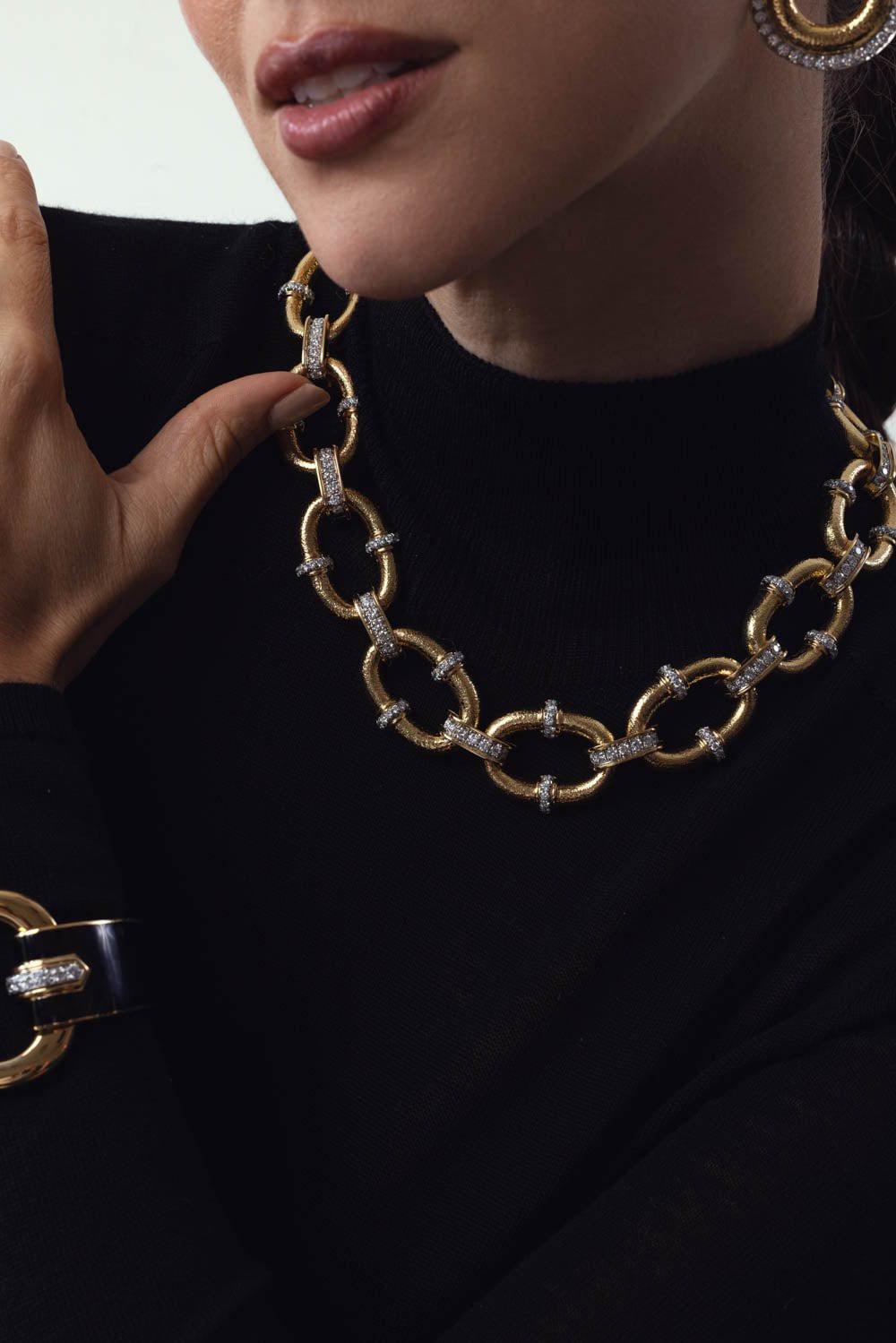 DAVID WEBB-Diamond Hammered Oval Link Necklace-YELLOW GOLD